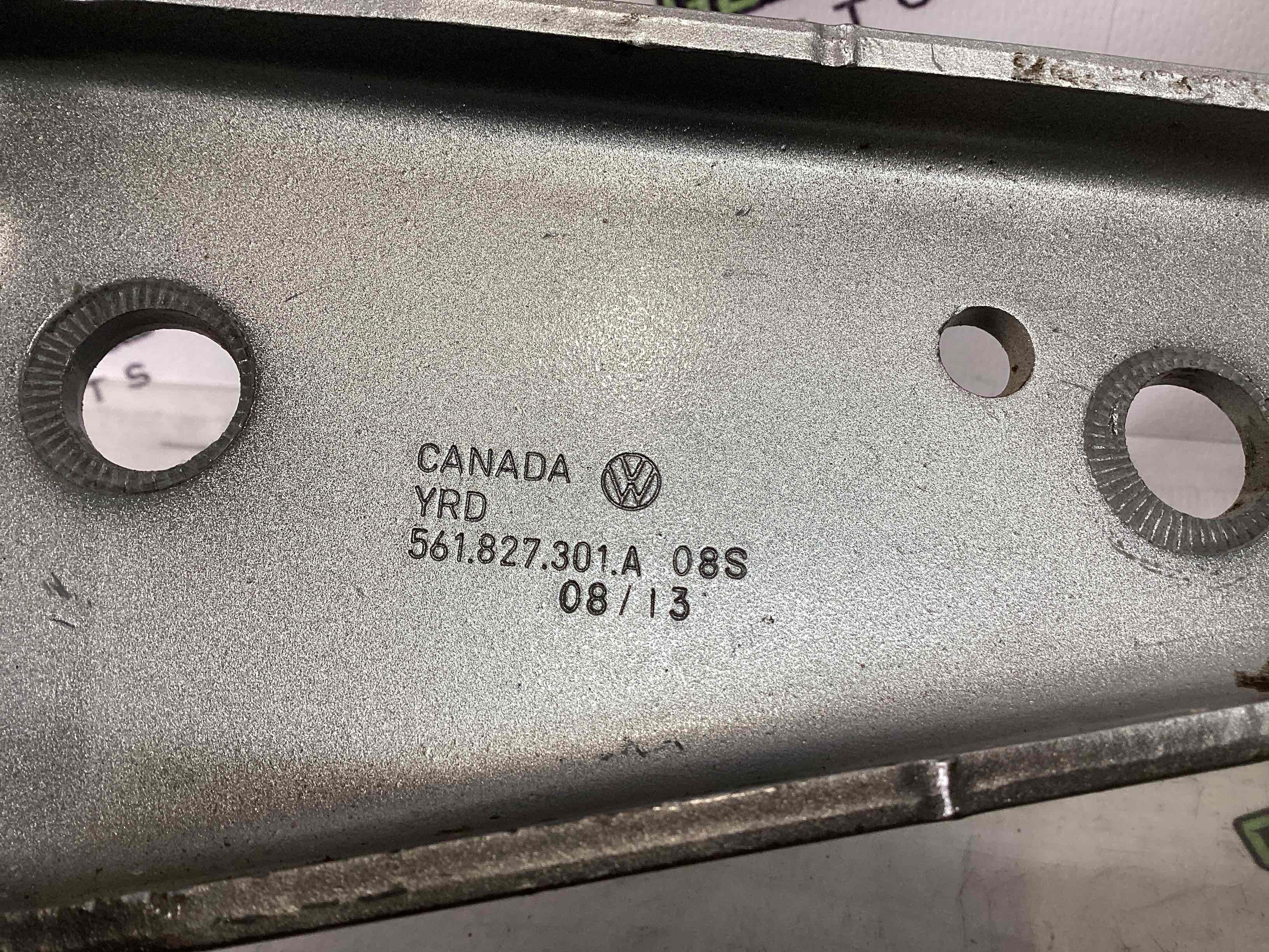 Петля кришки багажника, двері багажника