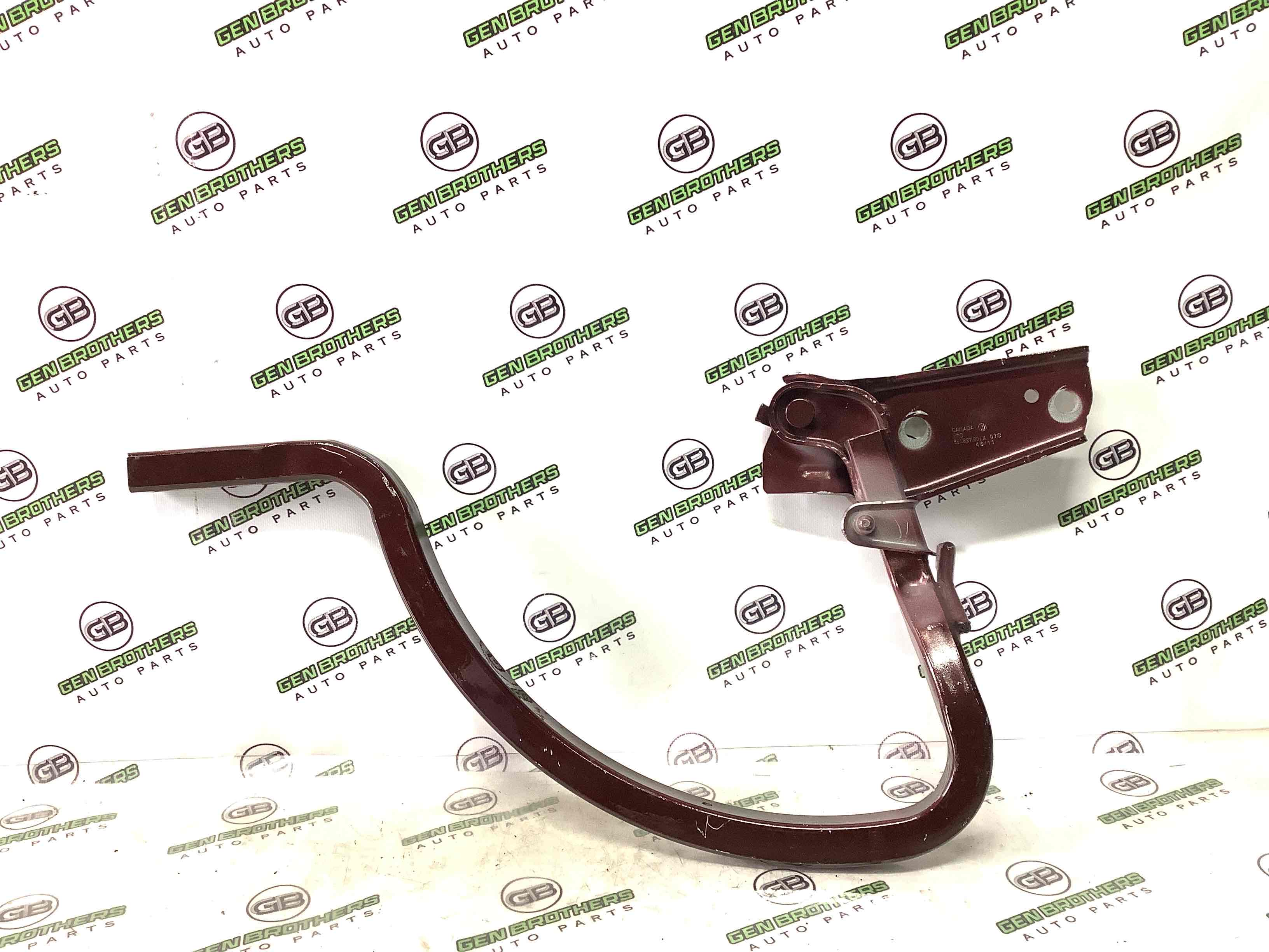 Петля кришки багажника, двері багажника