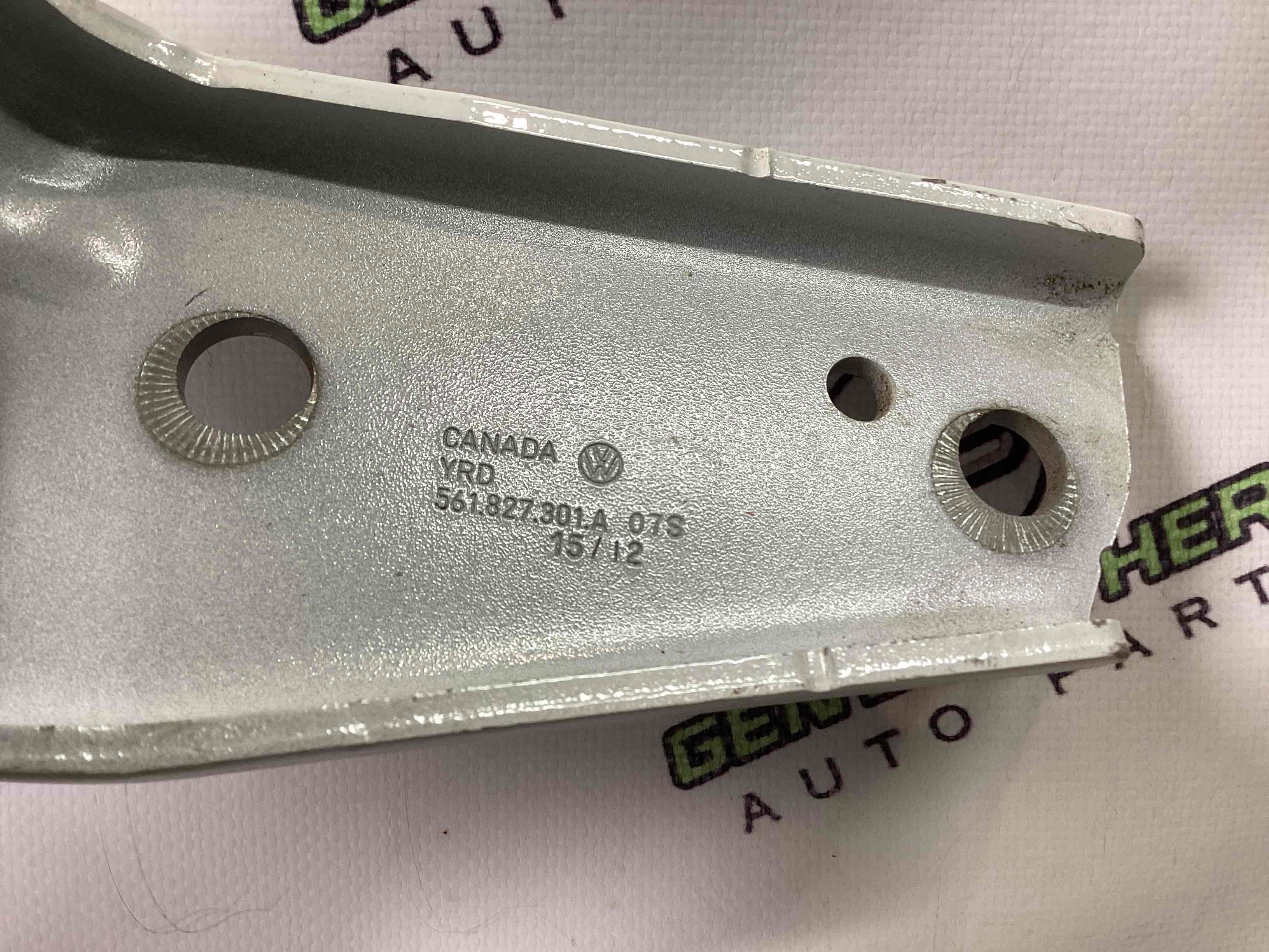 Петля кришки багажника, двері багажника