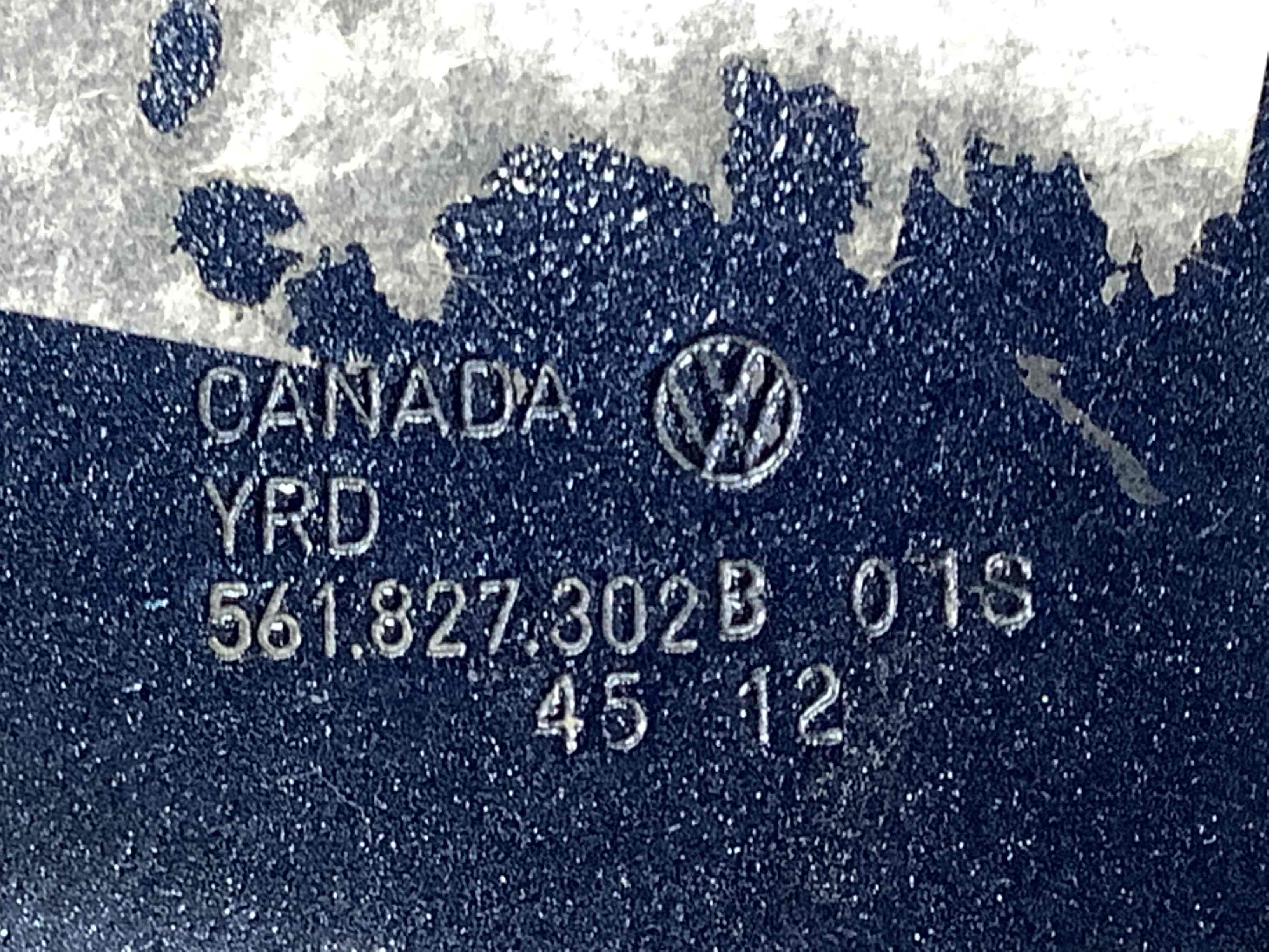 Петля кришки багажника, двері багажника