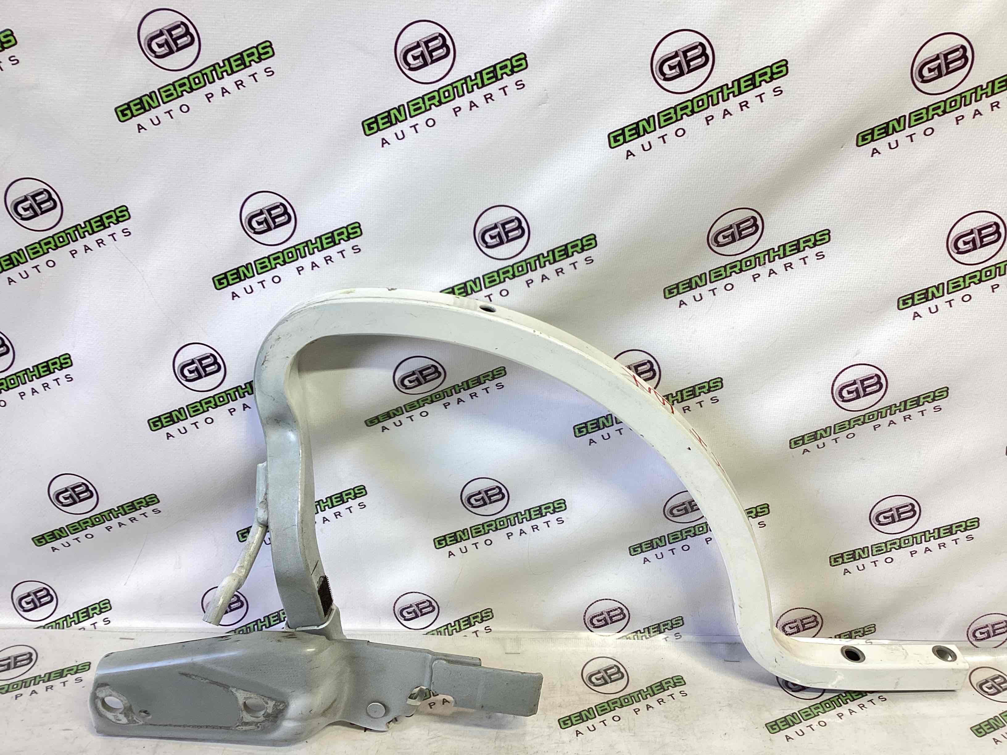 Петля кришки багажника, двері багажника