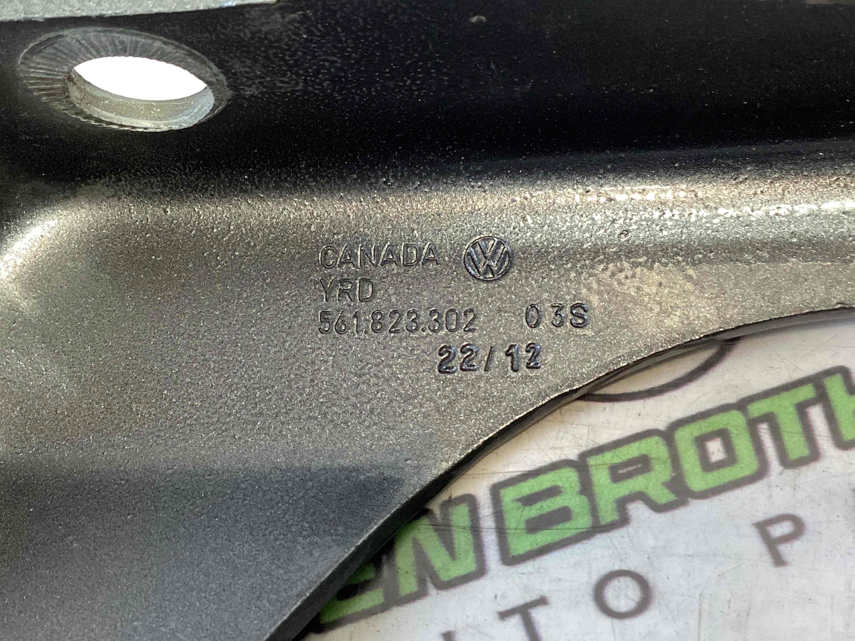 Петля капота, кронштейн капота