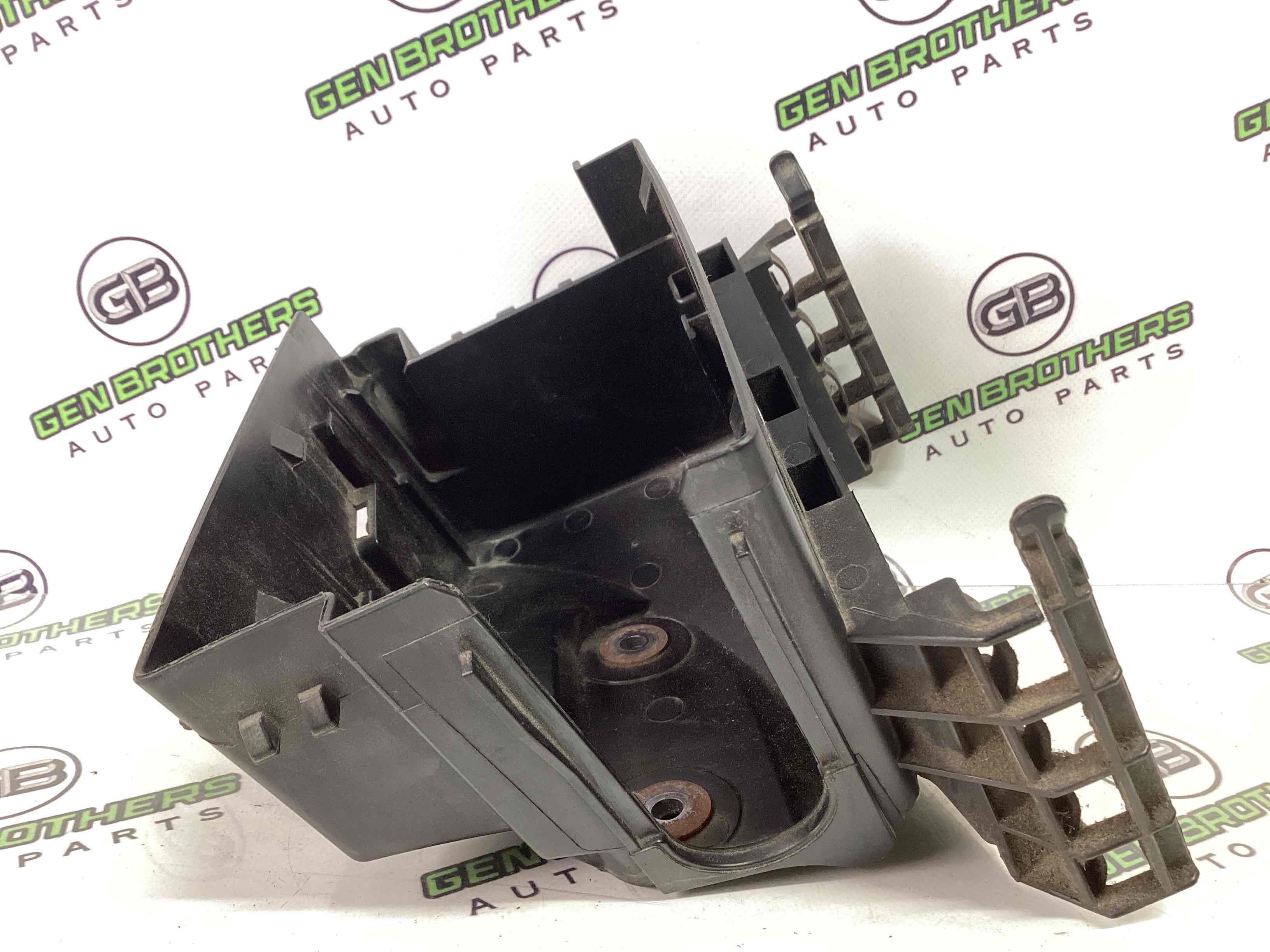 Кришка корпус блоку запобіжників