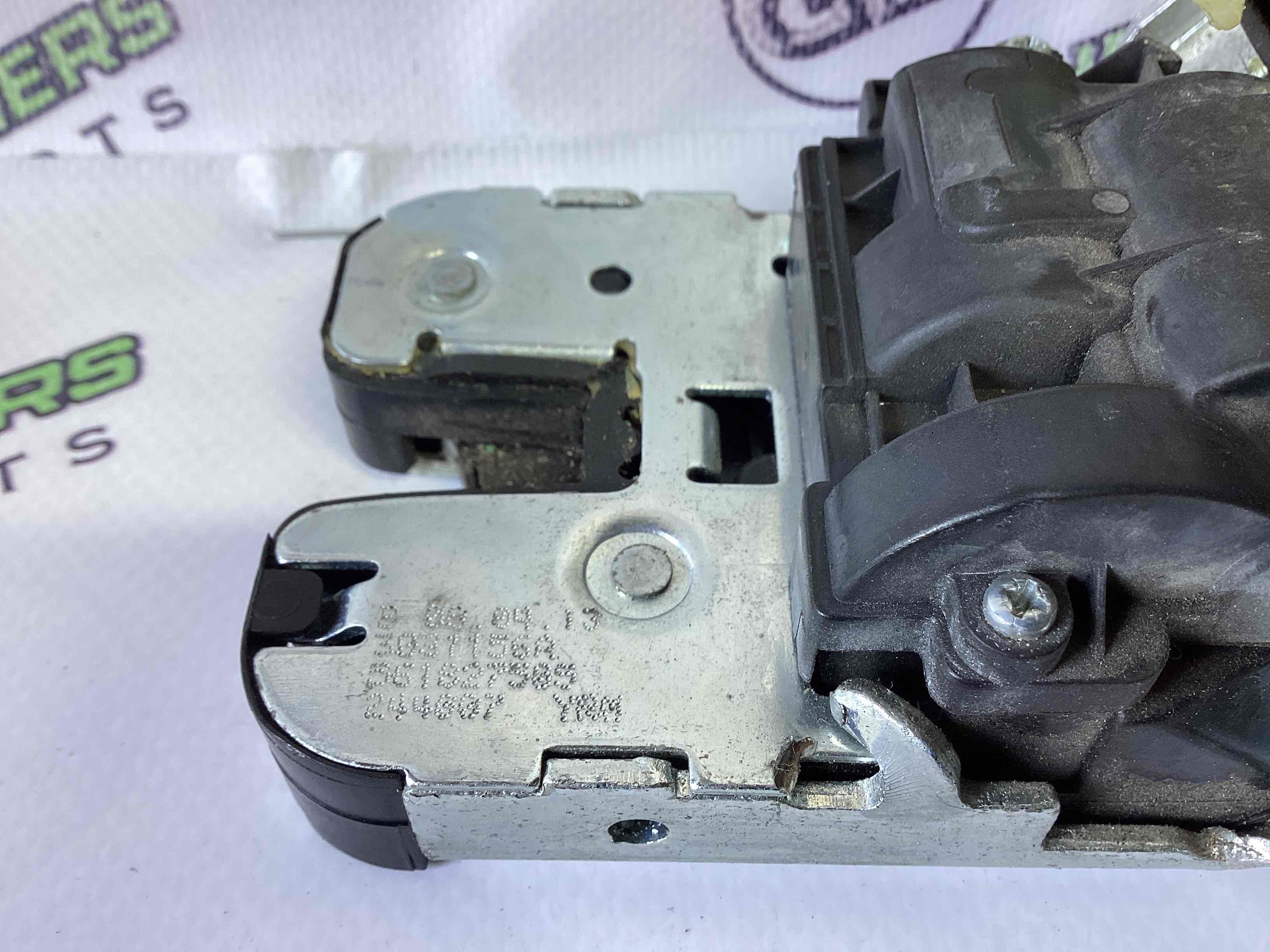 Замок багажника