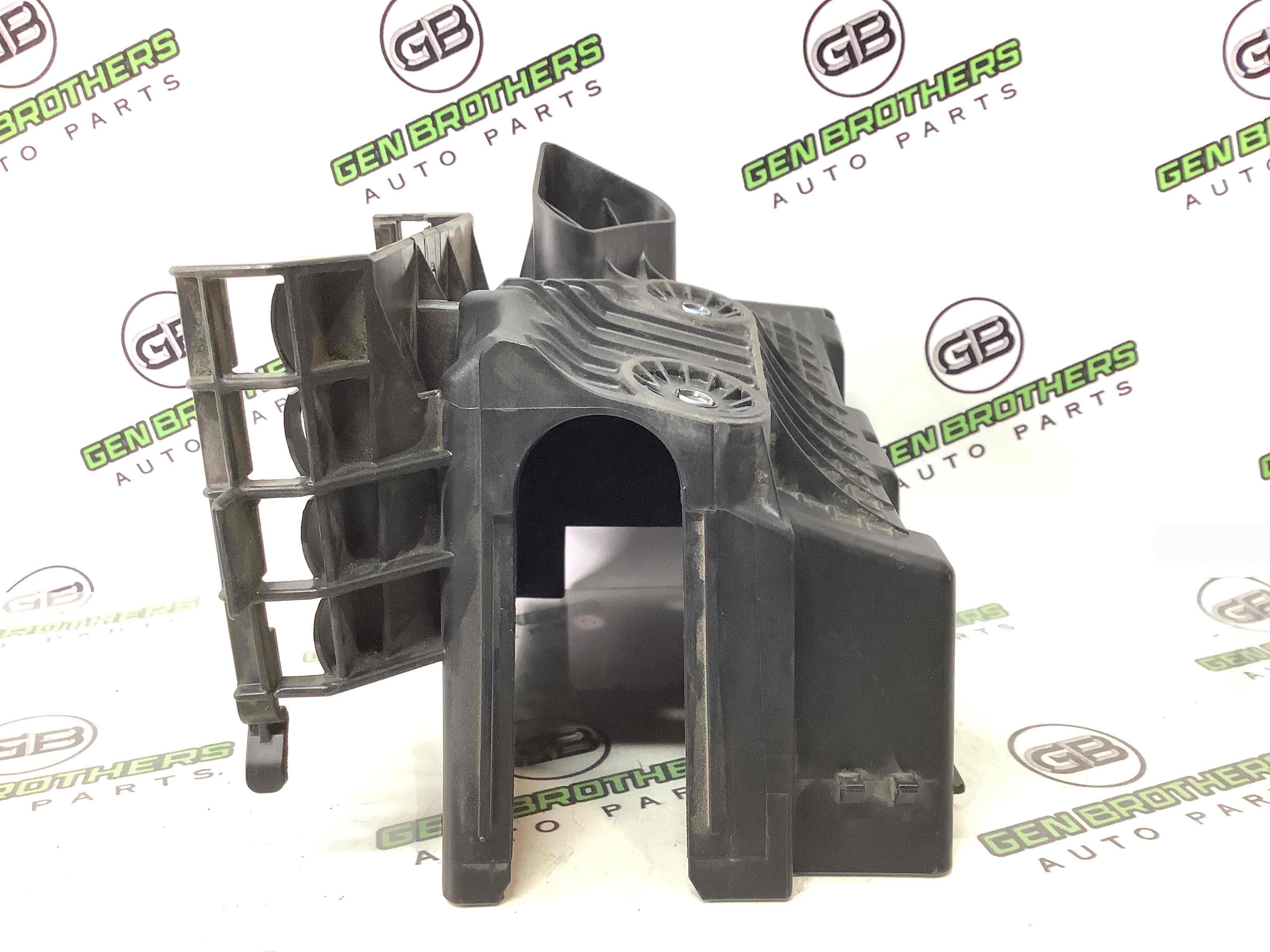 Кришка корпус блоку запобіжників