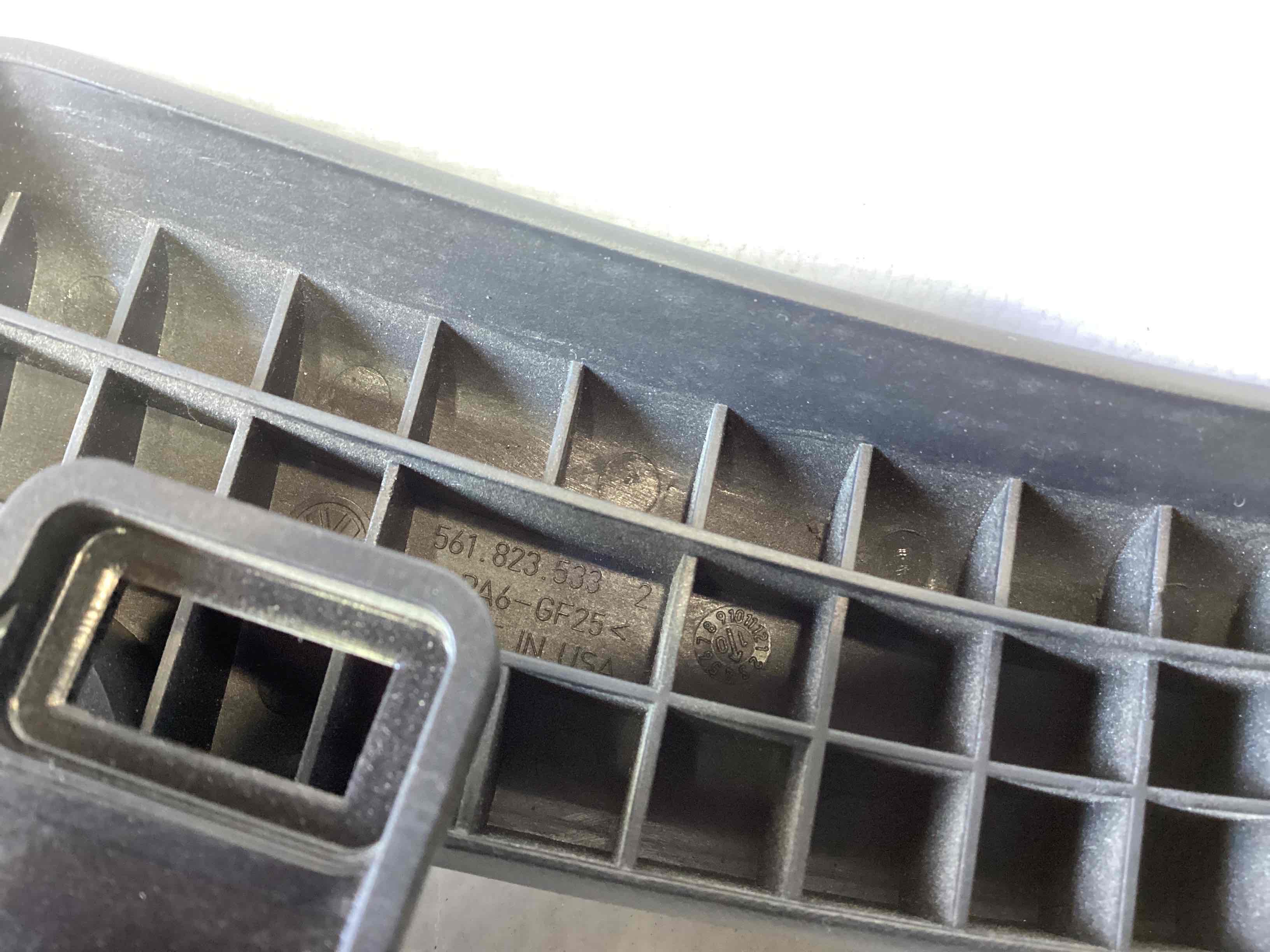 Ручка відкривання капота