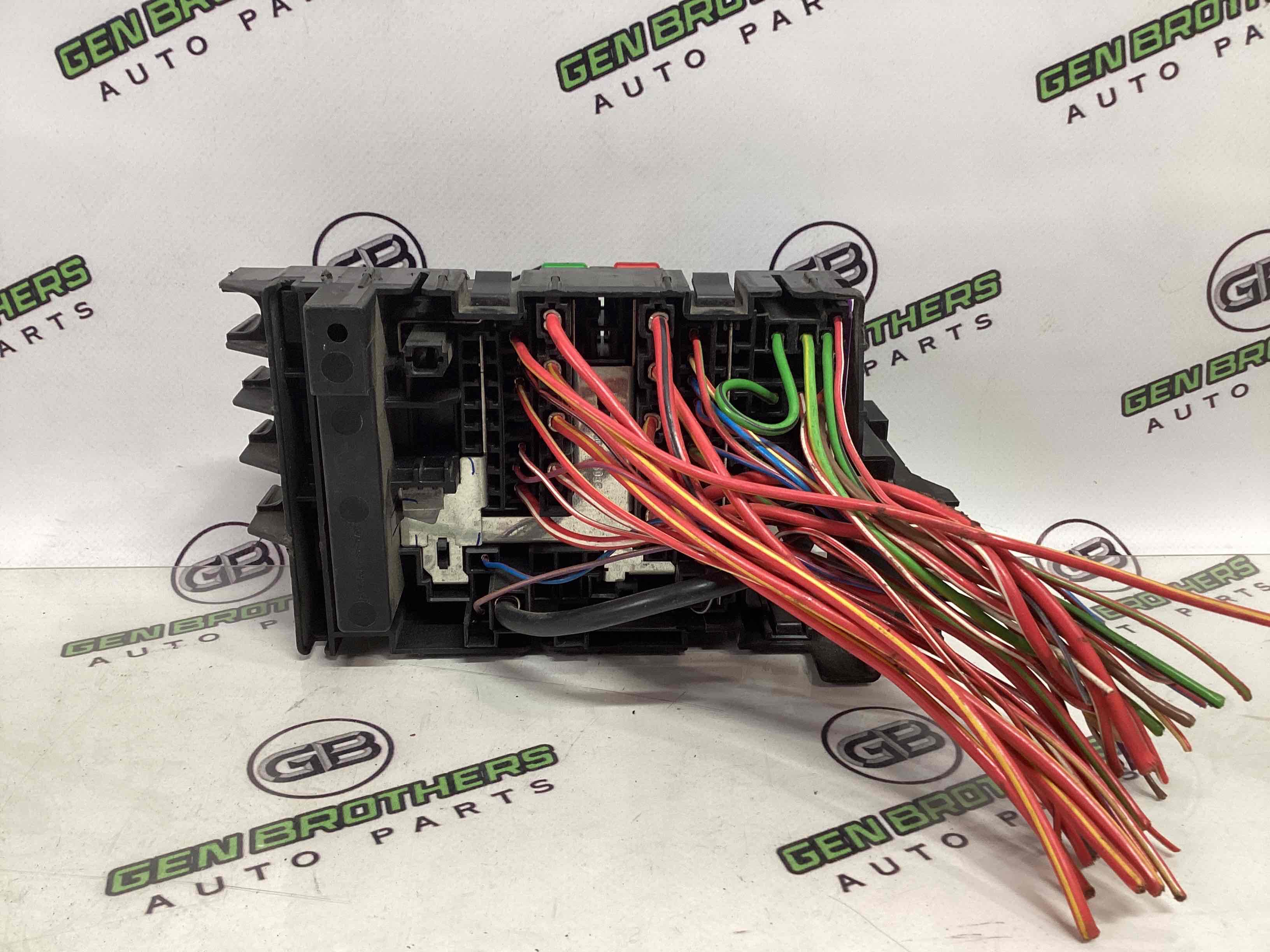 Блок запобіжників (блок реле)