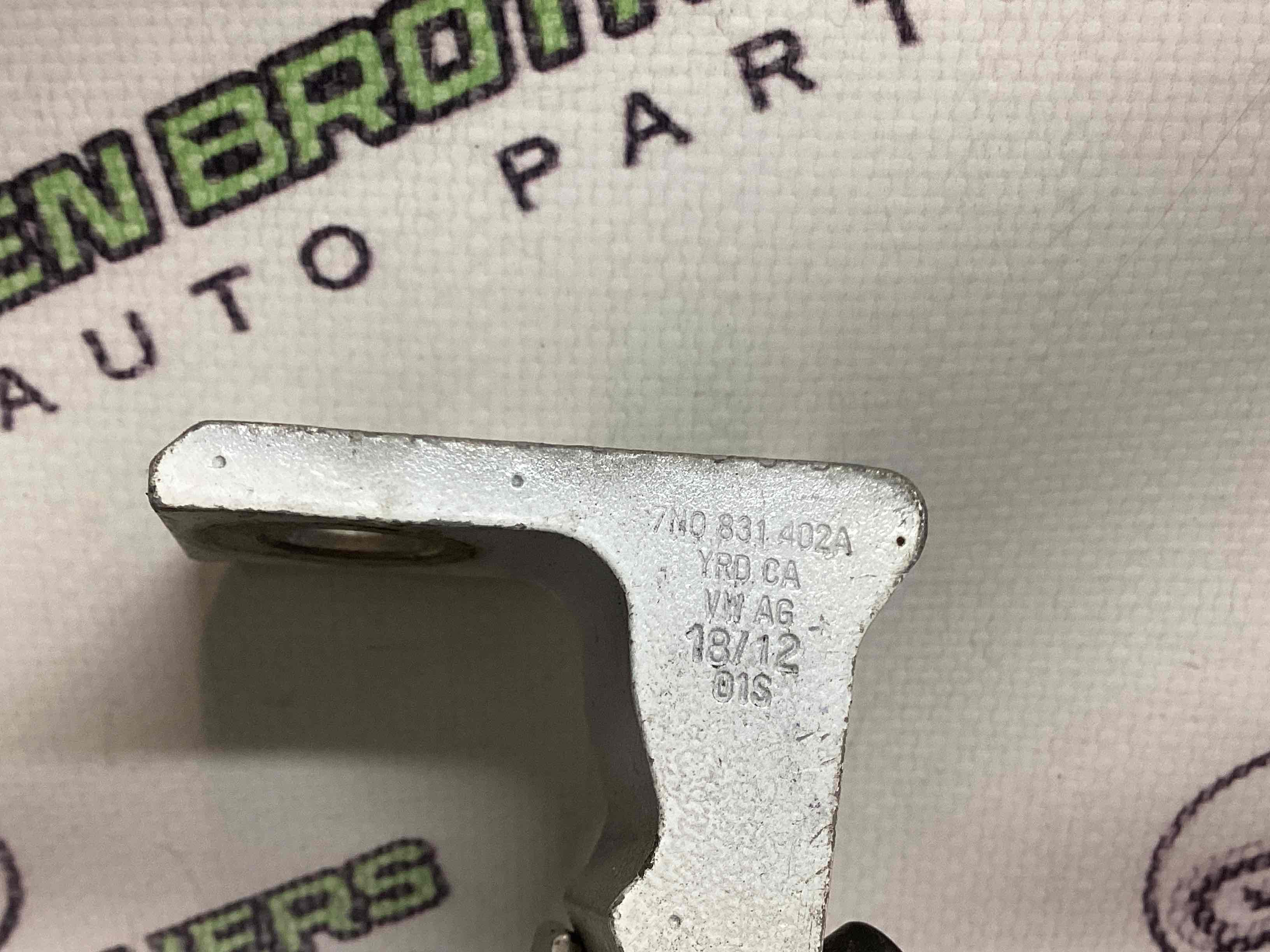 Петля двері, замок двері