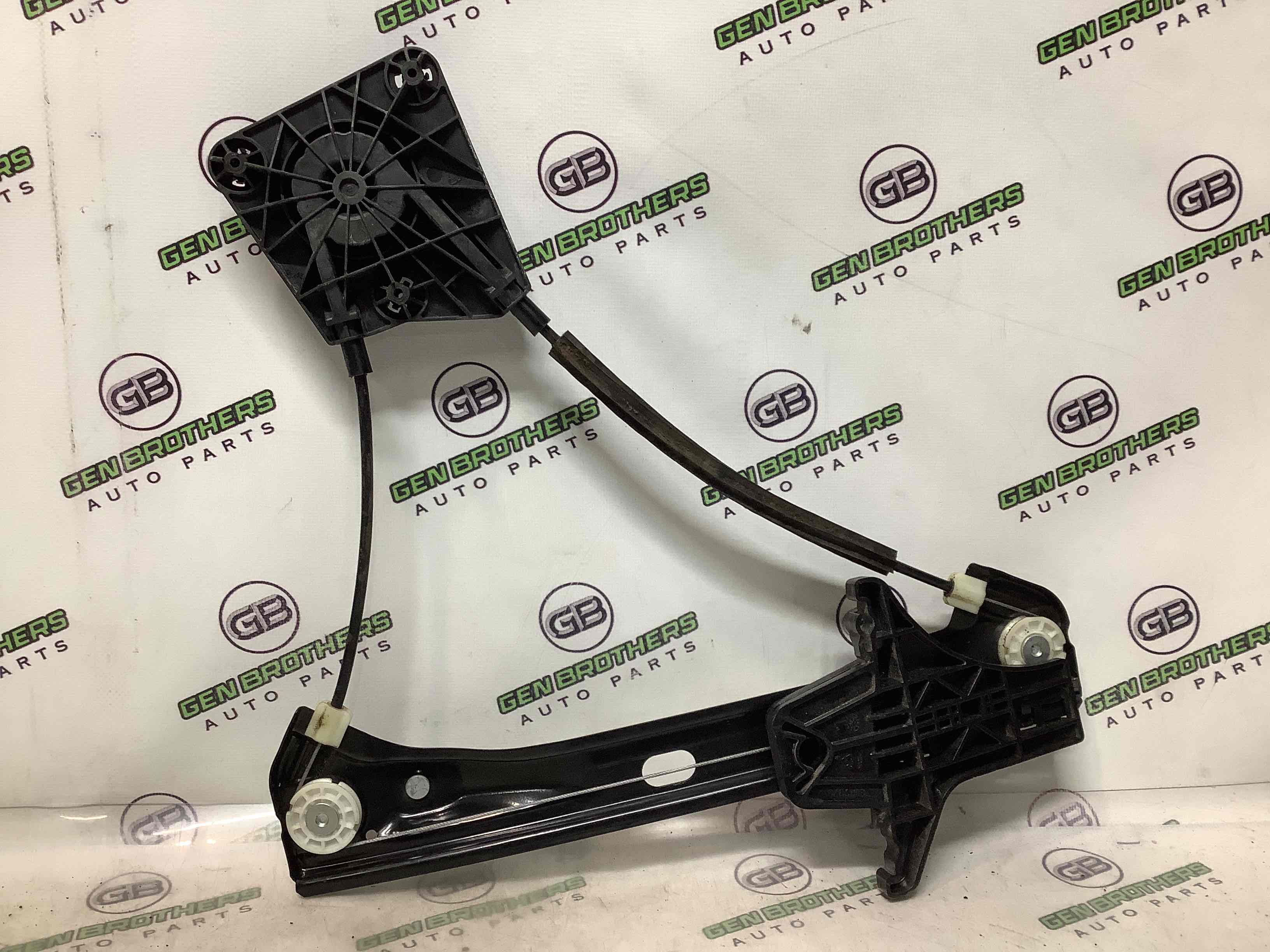 Склопідйомник задній правий