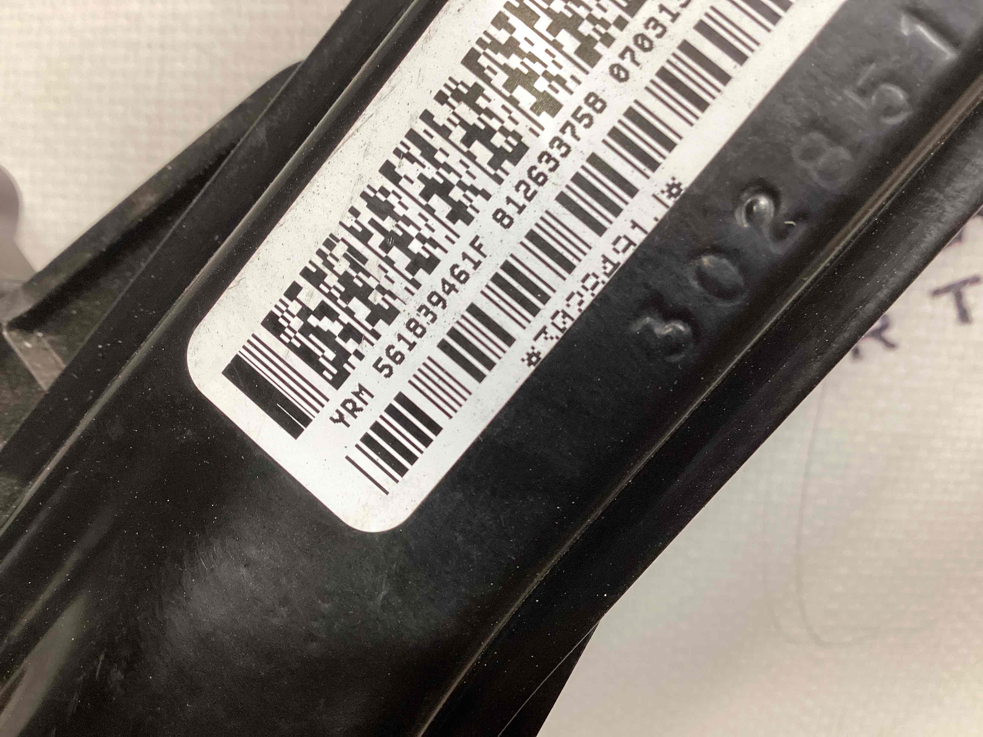 Склопідйомник задній лівий