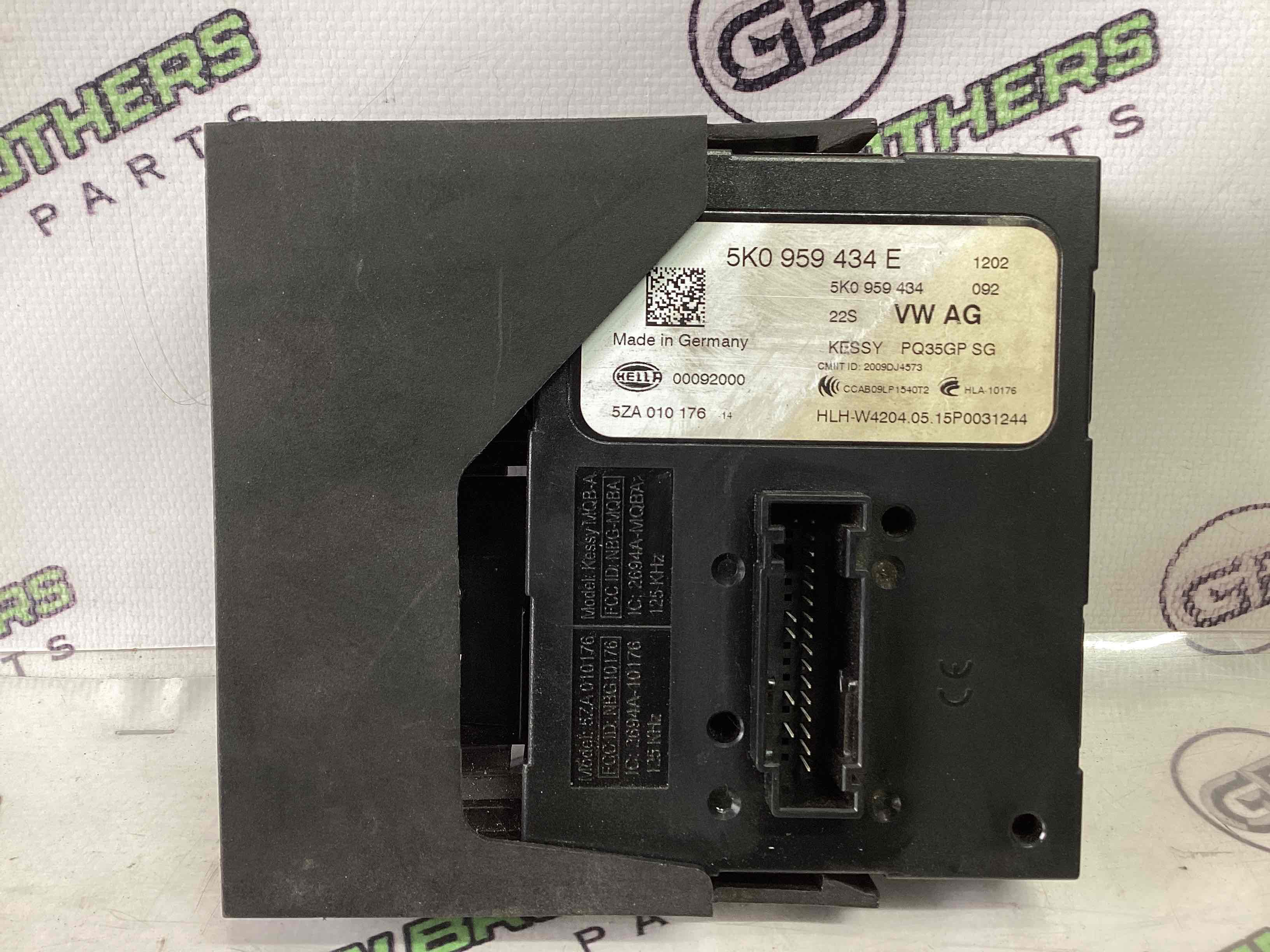 Блок керування безключовим доступом