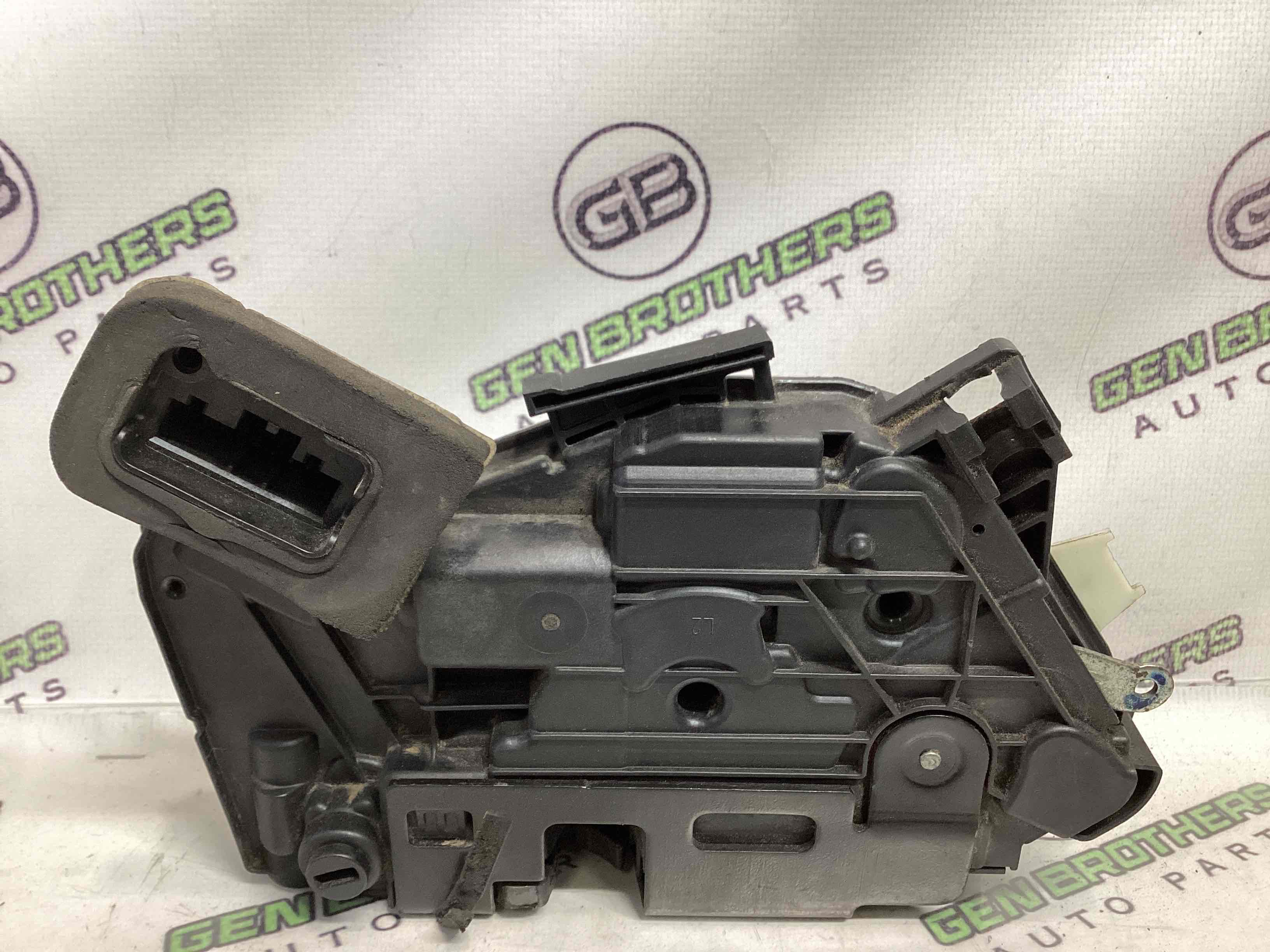 Замок дверей задньої лівої