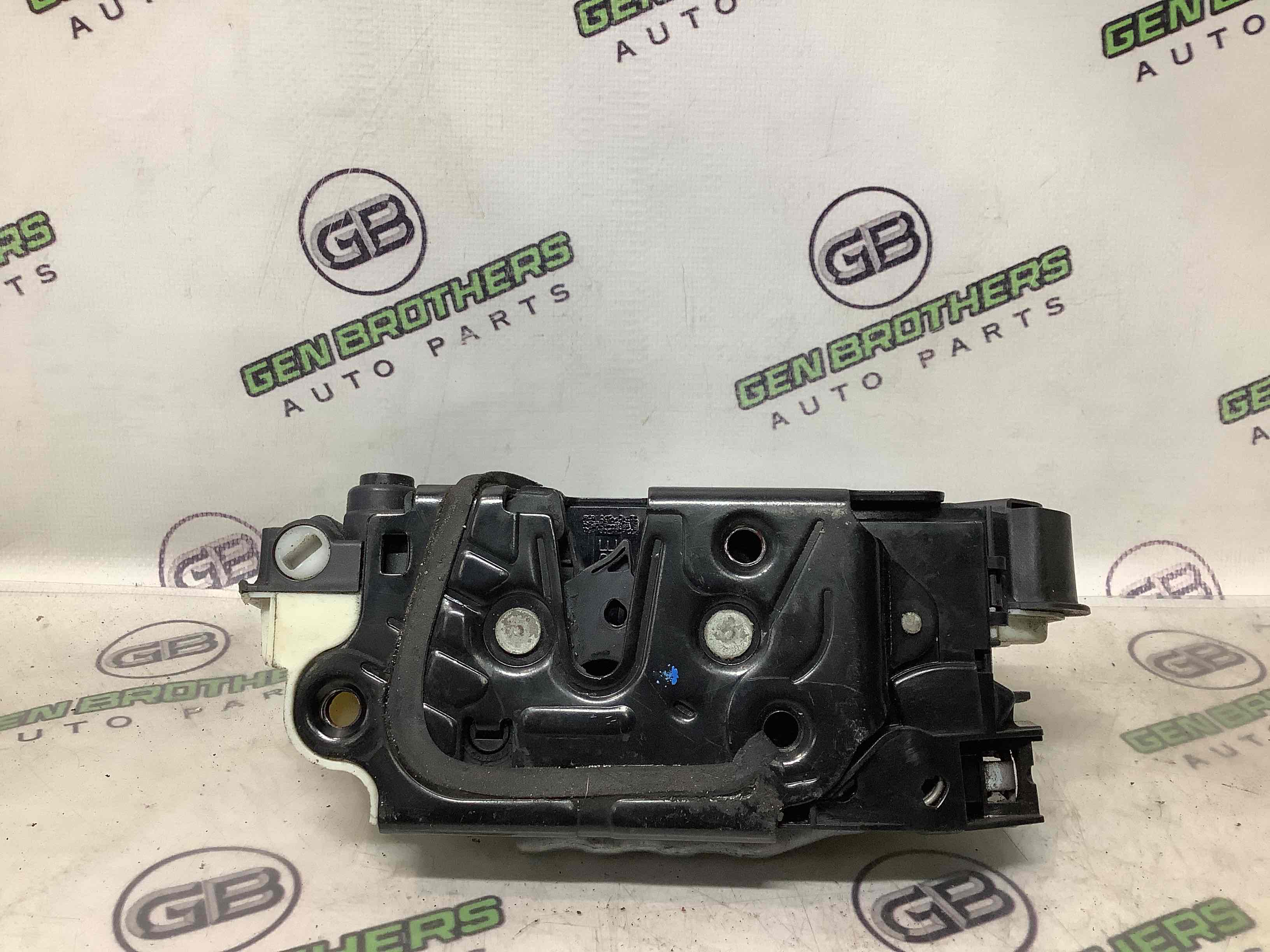 Замок дверей задньої лівої