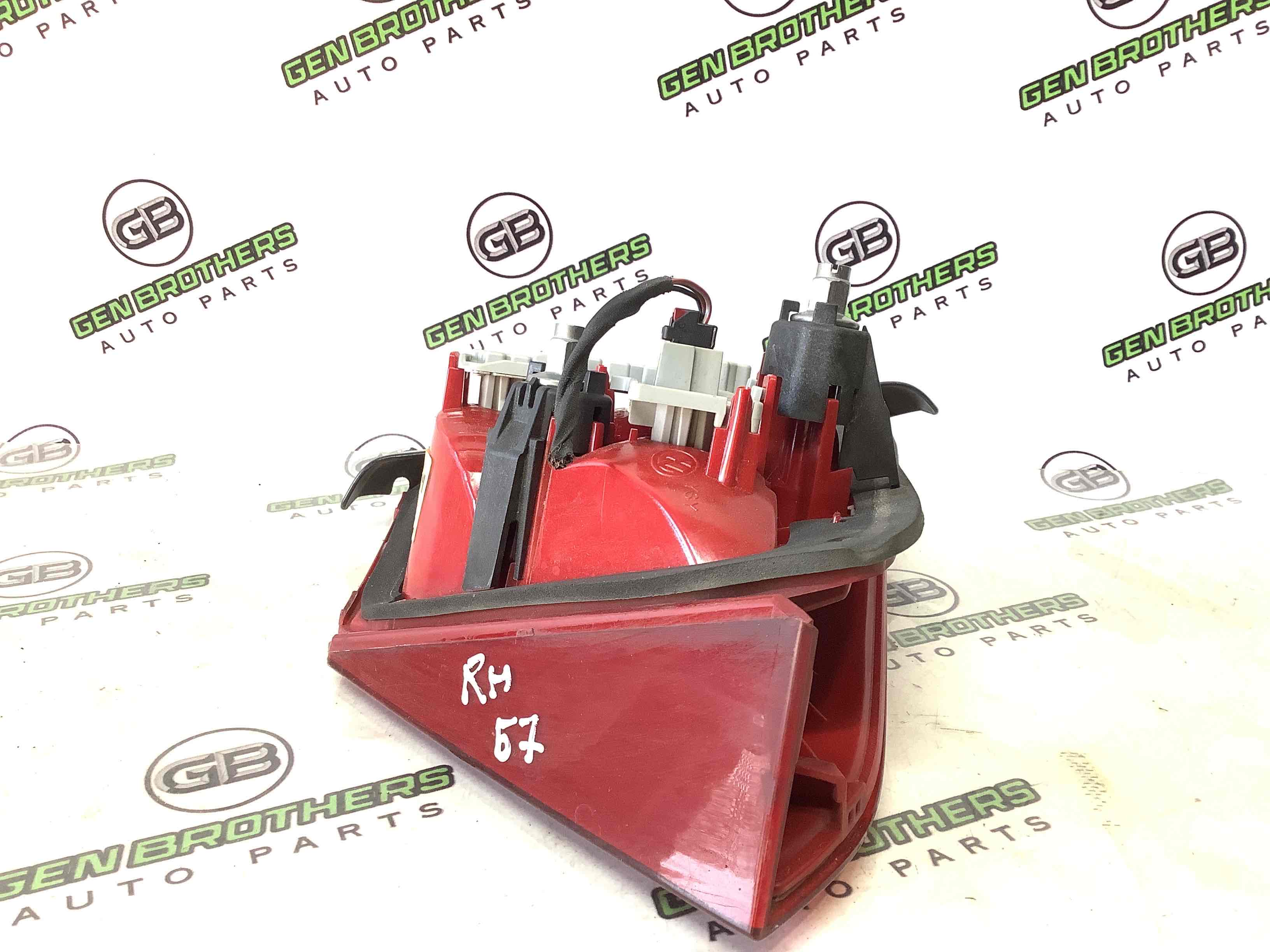 Ліхтар задній правий