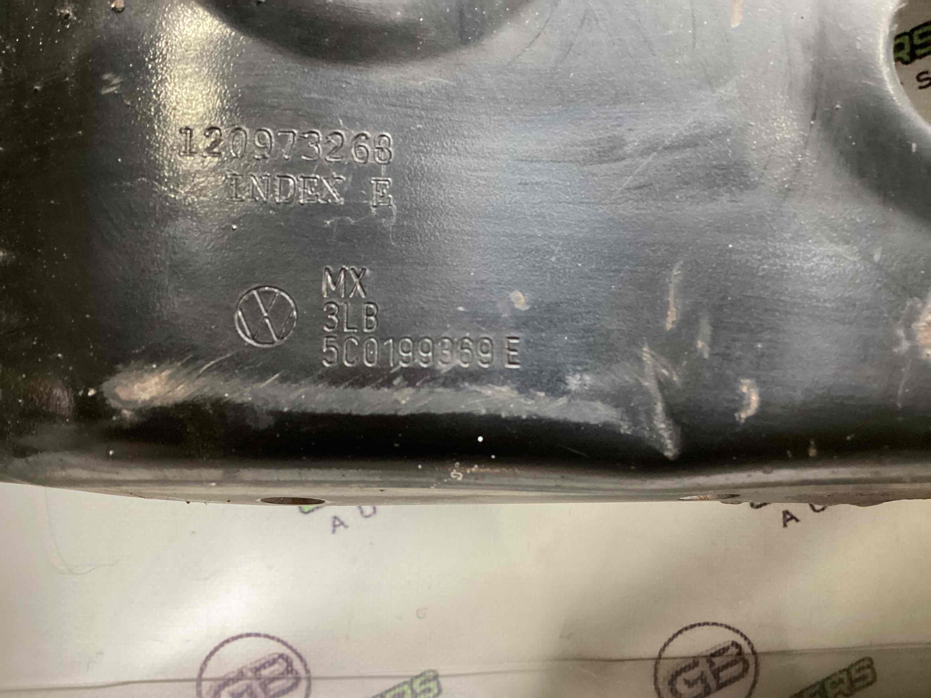 Балка підвіски передня підрамник