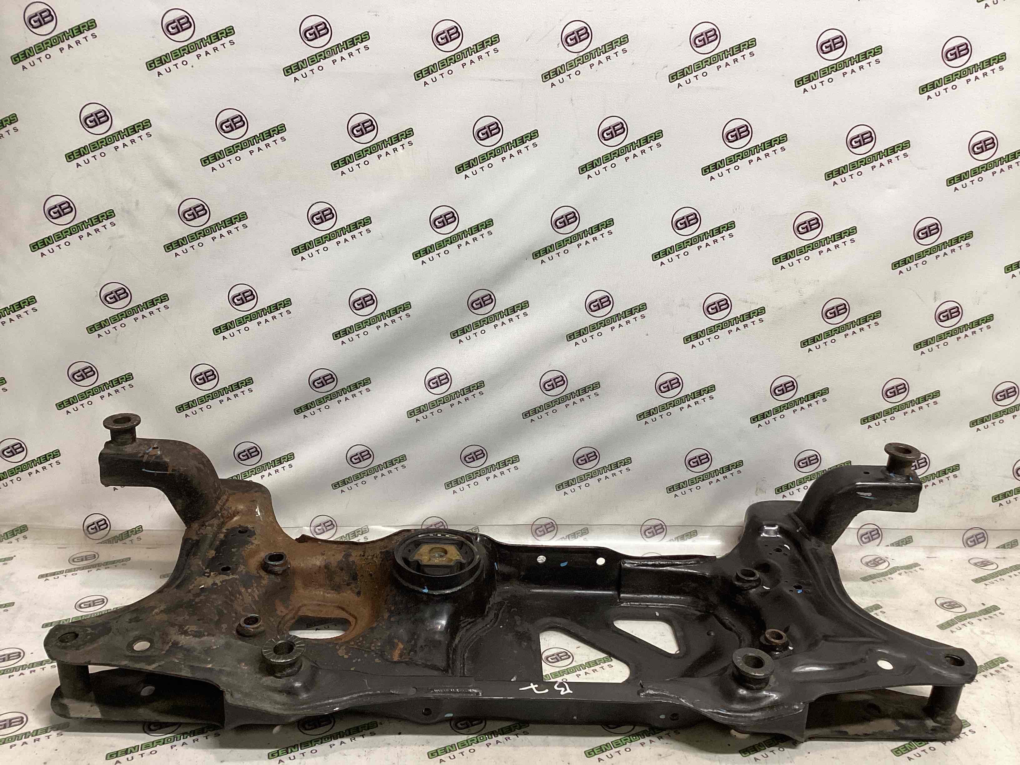 Балка підвіски передня підрамник