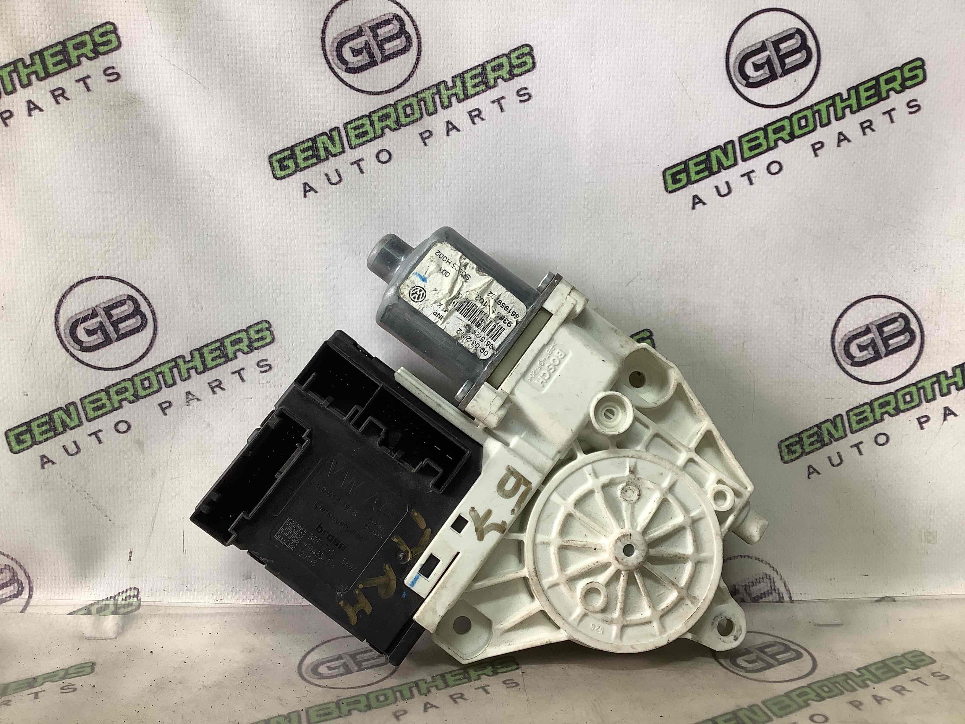 Моторчик склопідйомника