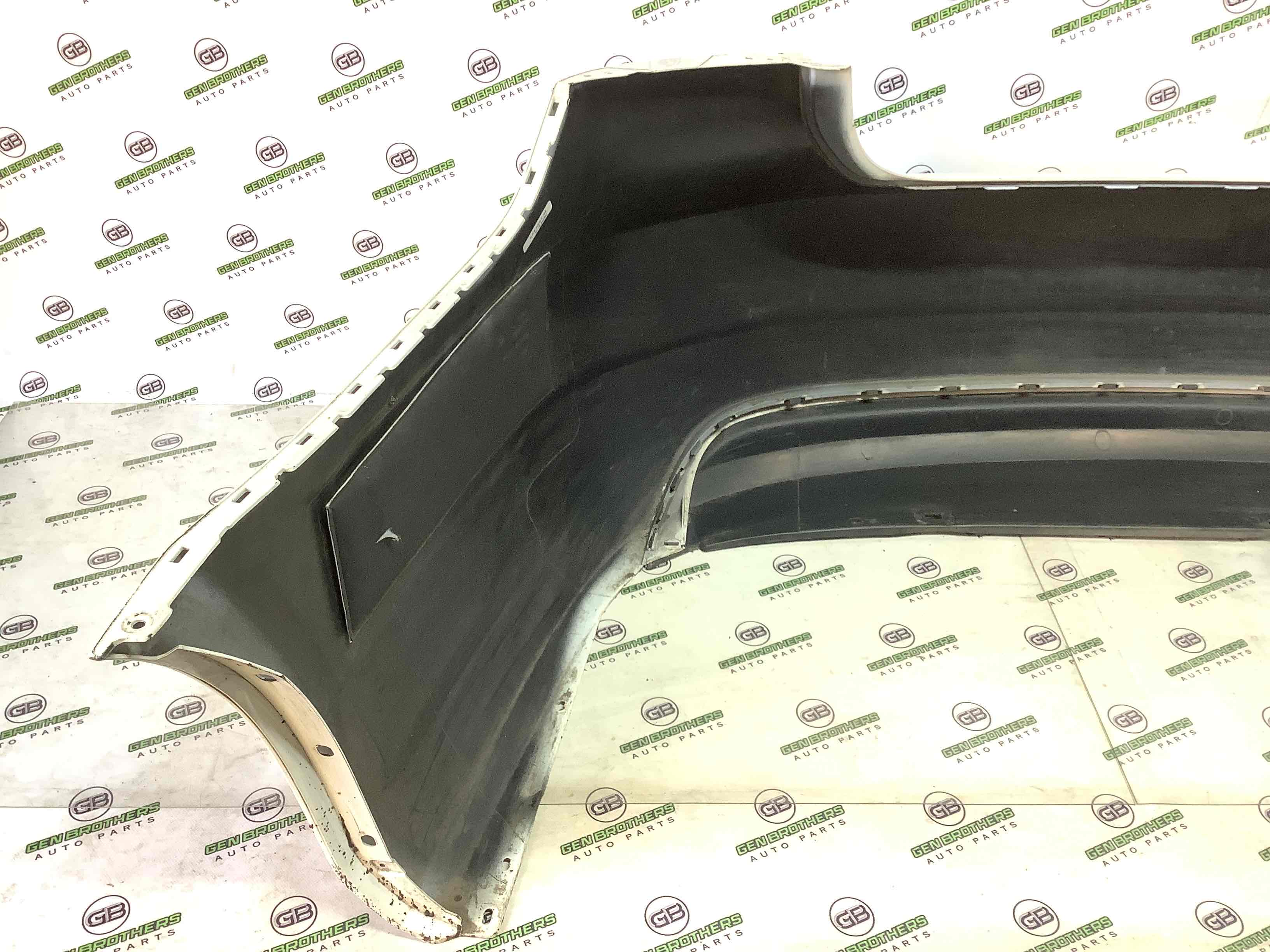 Бампер задній