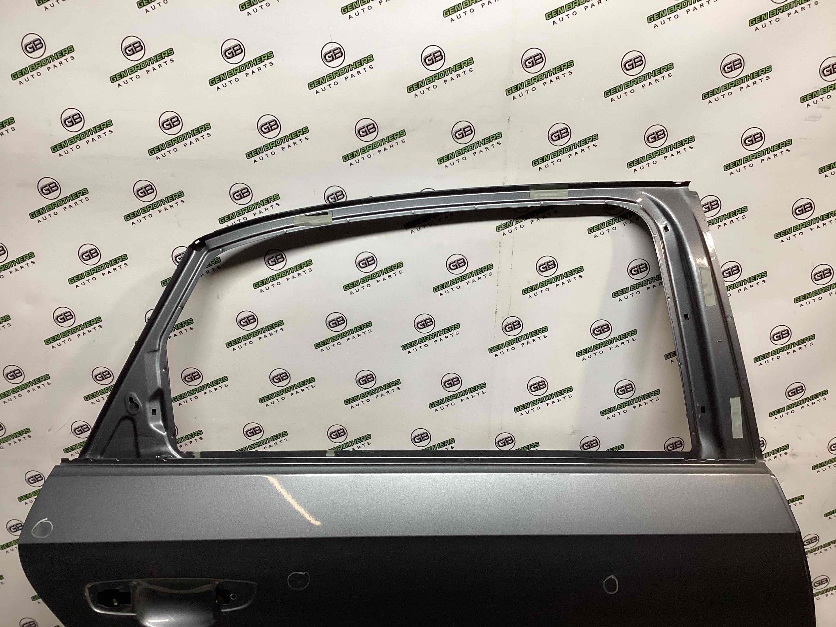 Двері задні права