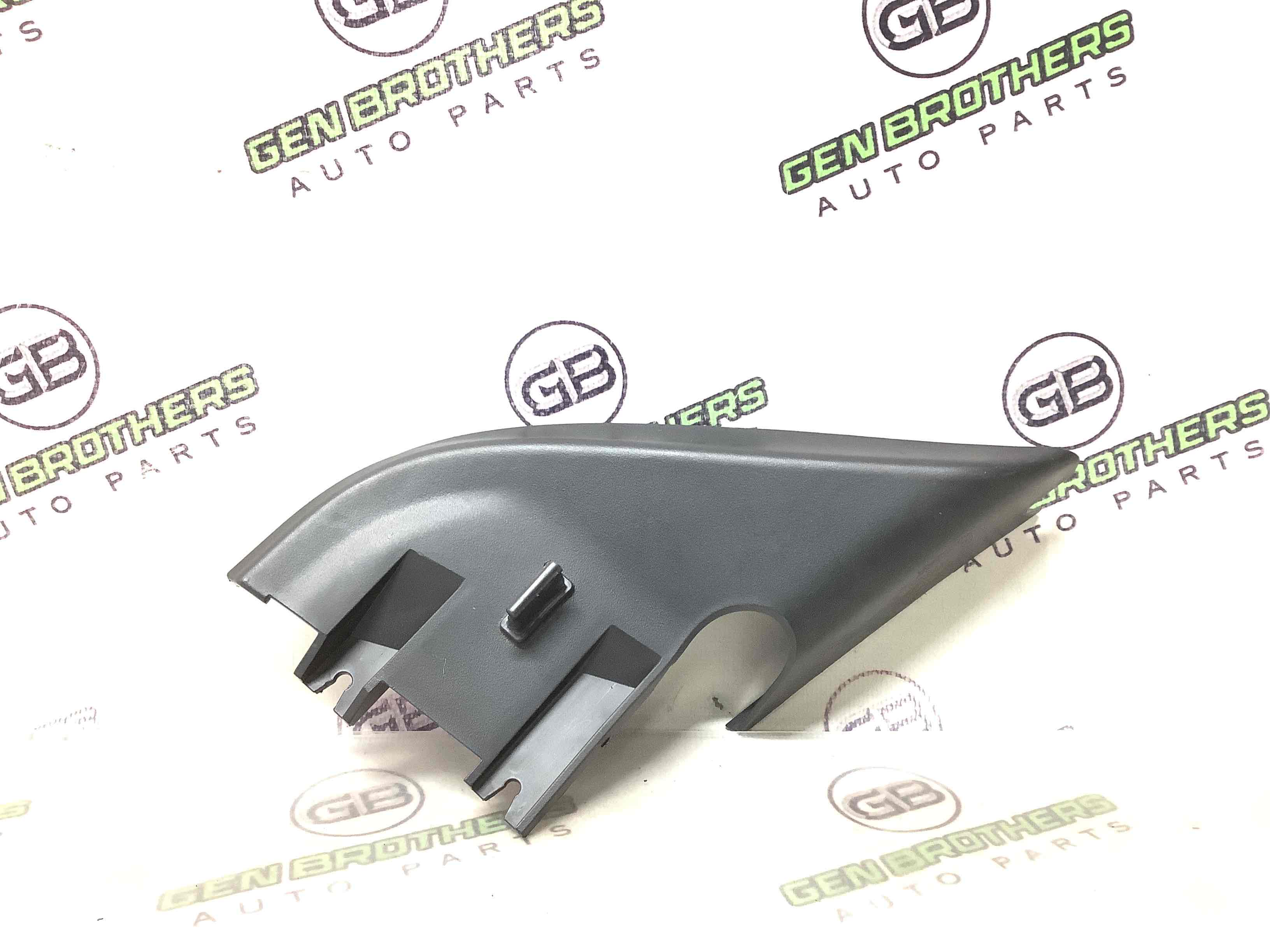 Корпус, накладка, кріплення правого дзеркала