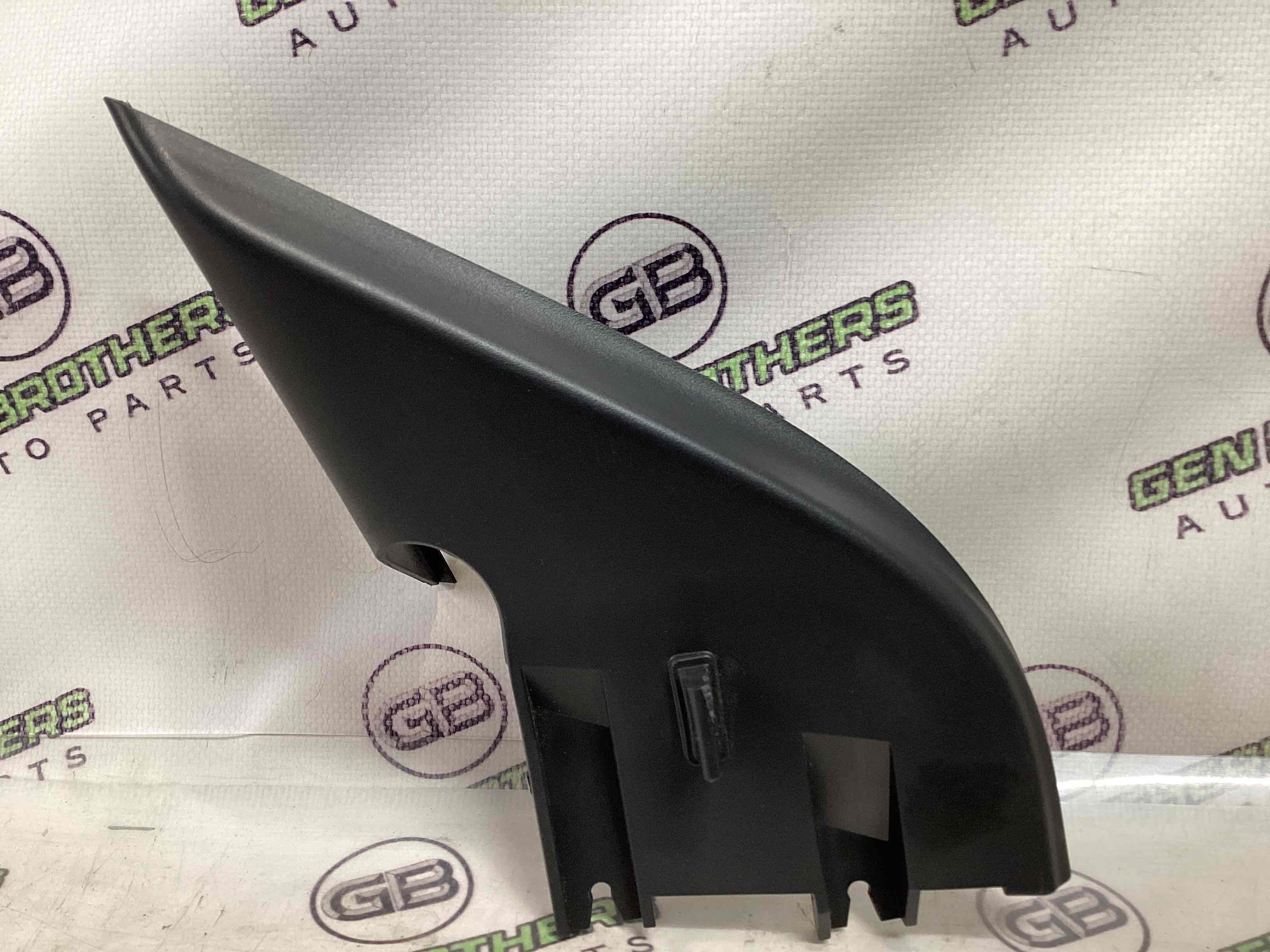 Корпус, накладка, кріплення лівого дзеркала