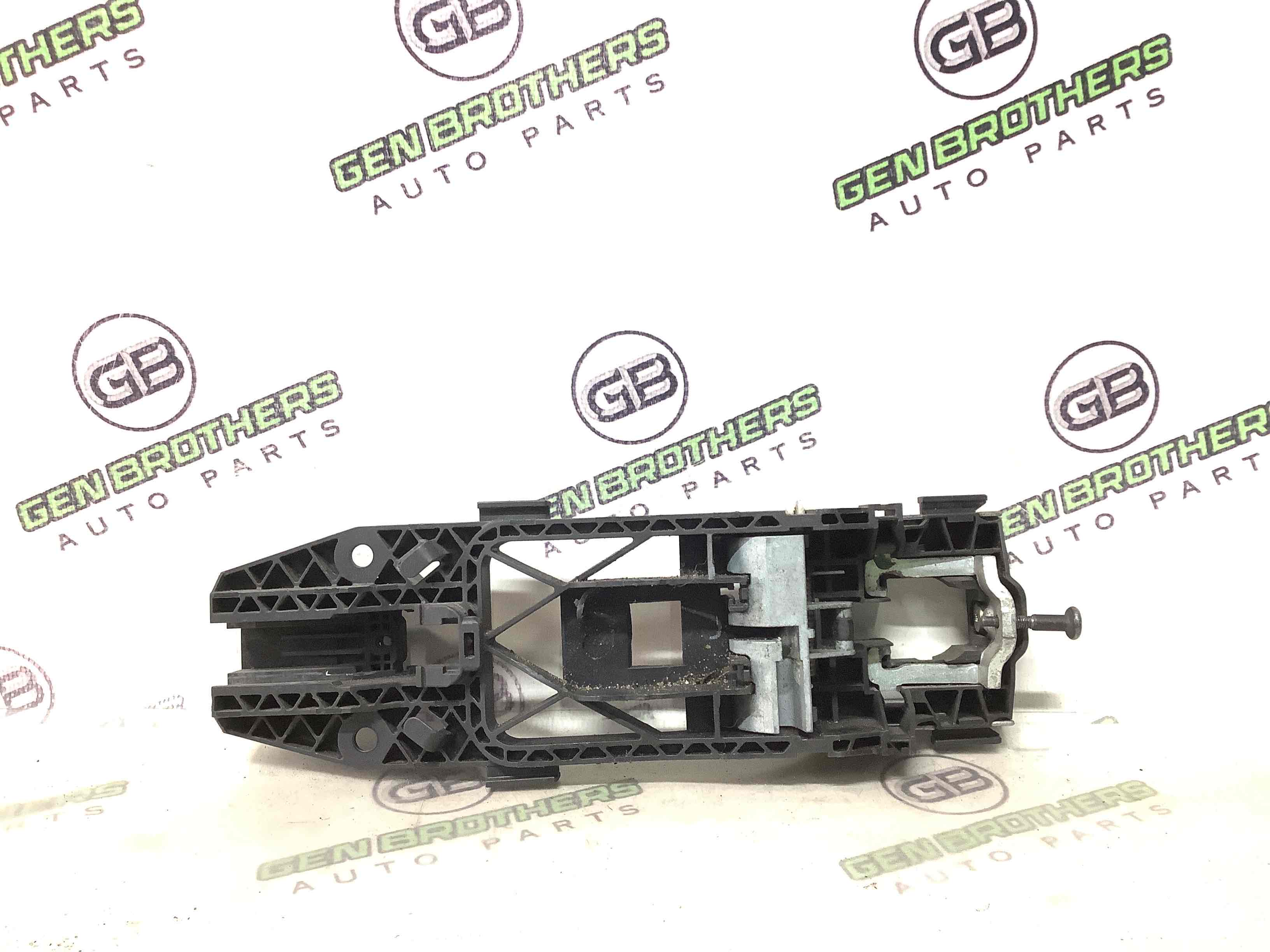 Кронштейн ручки дверей