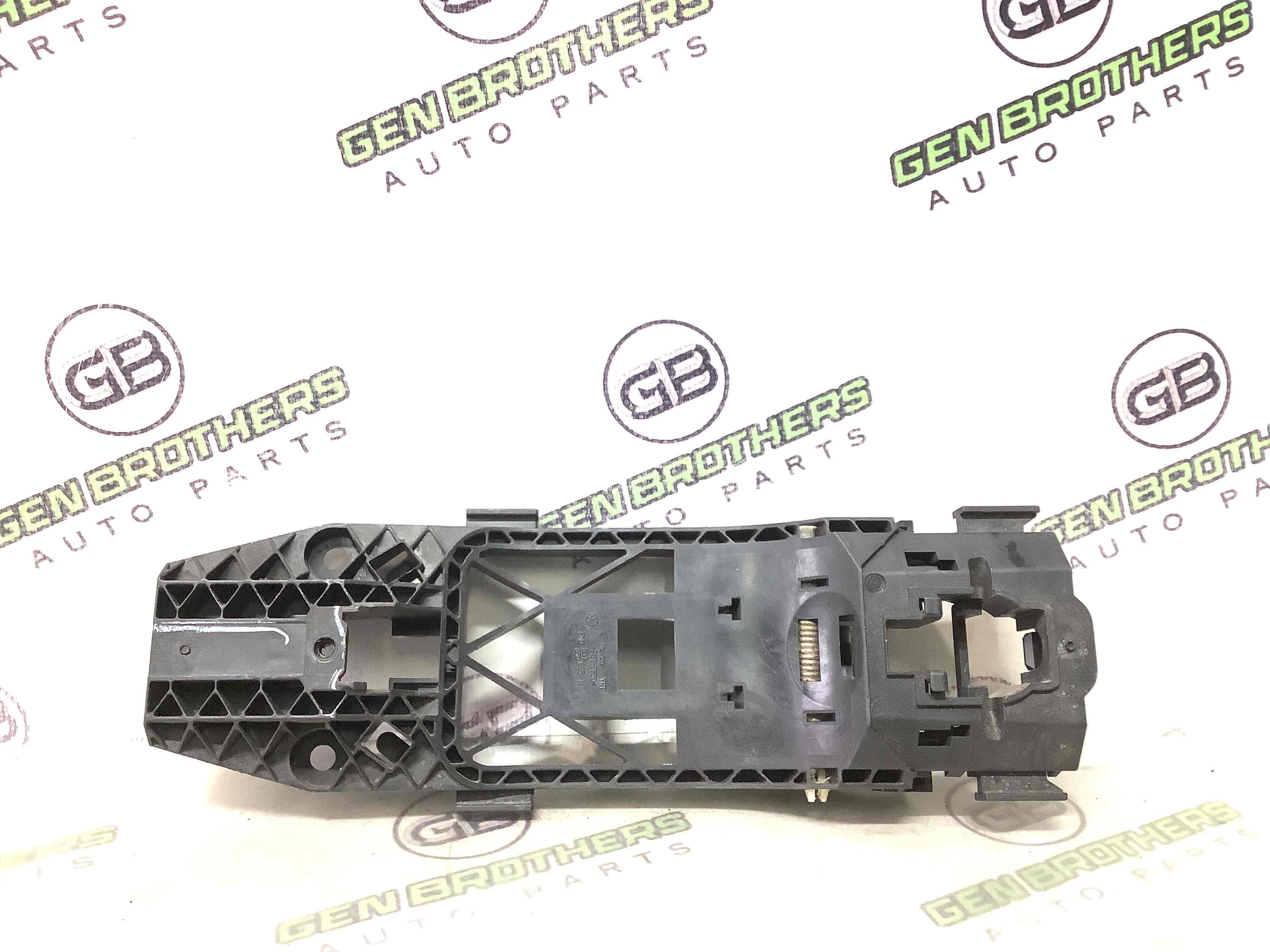 Кронштейн ручки дверей