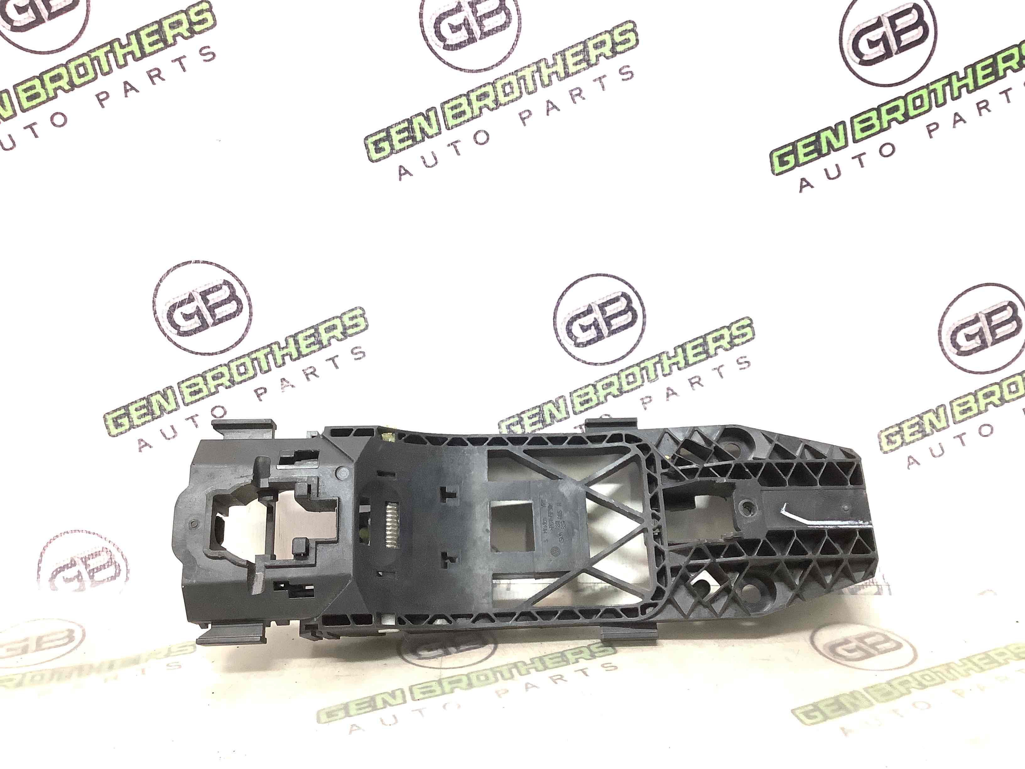 Кронштейн ручки дверей