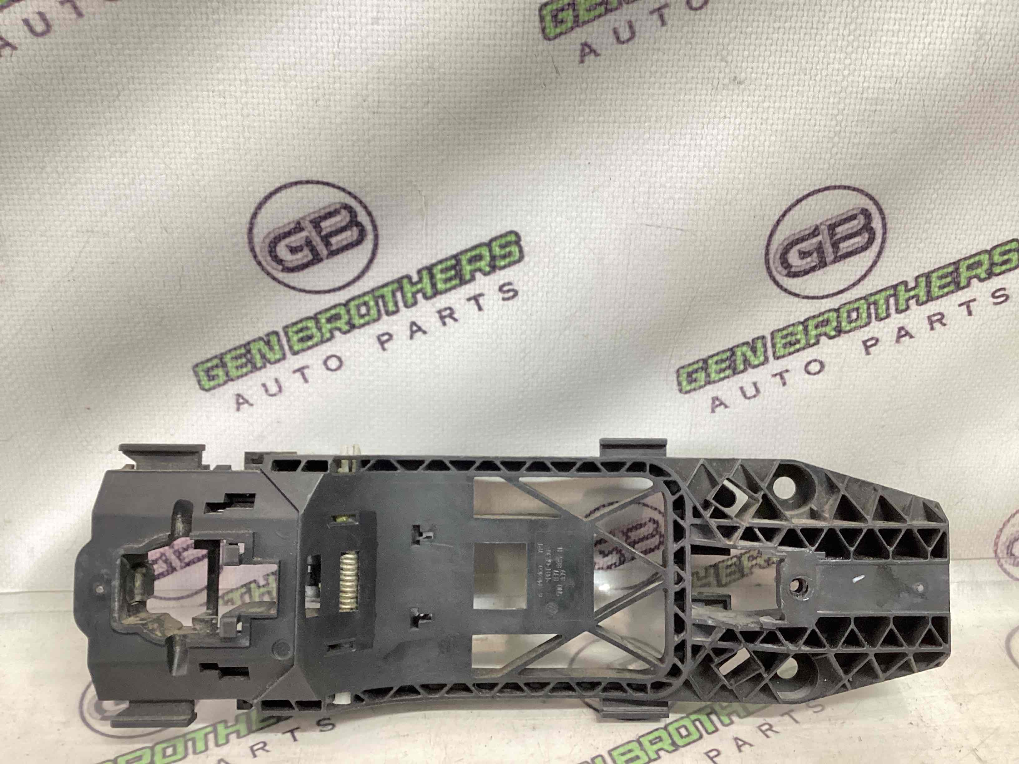 Кронштейн ручки дверей