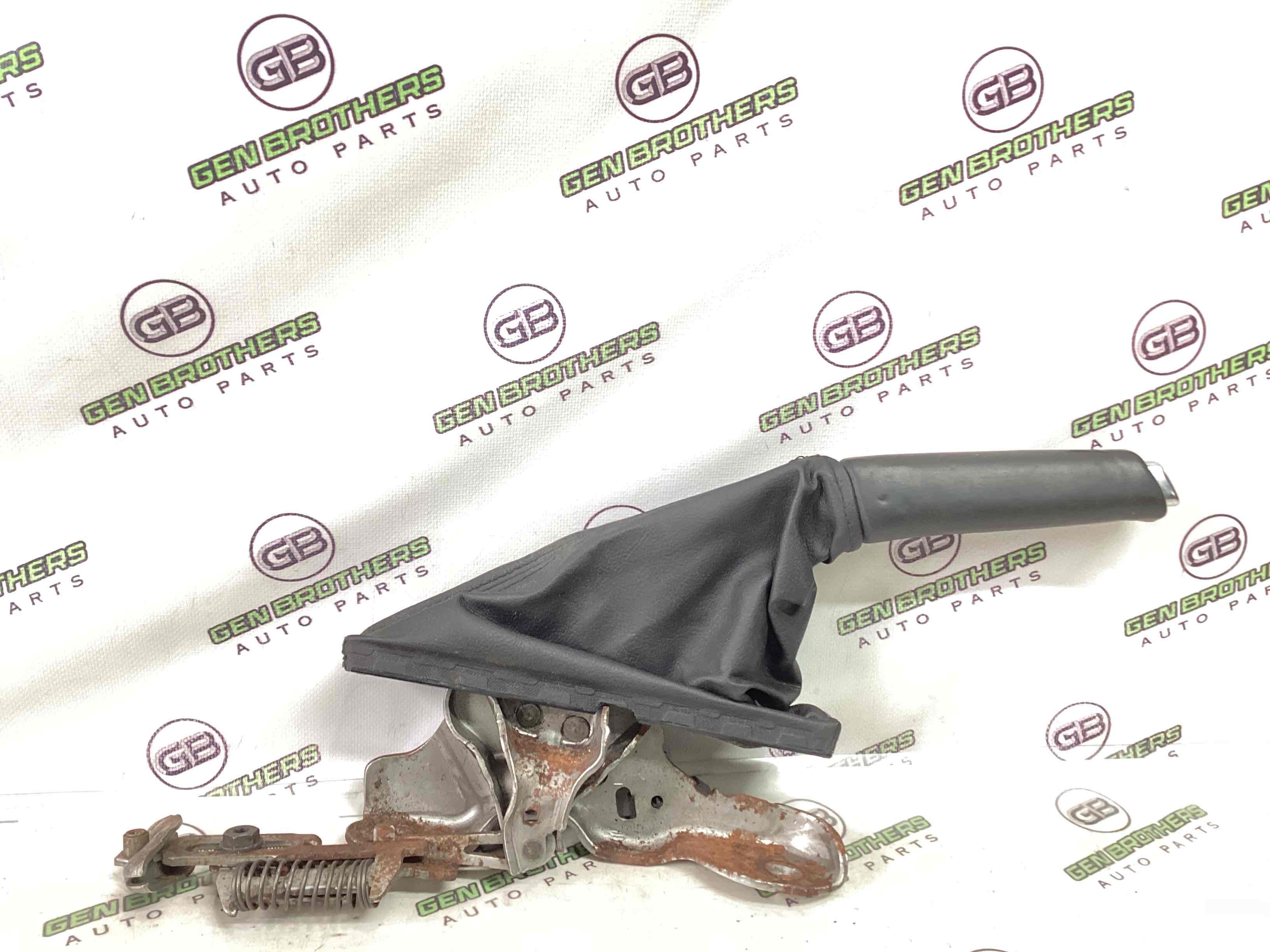 Важель ручного гальма