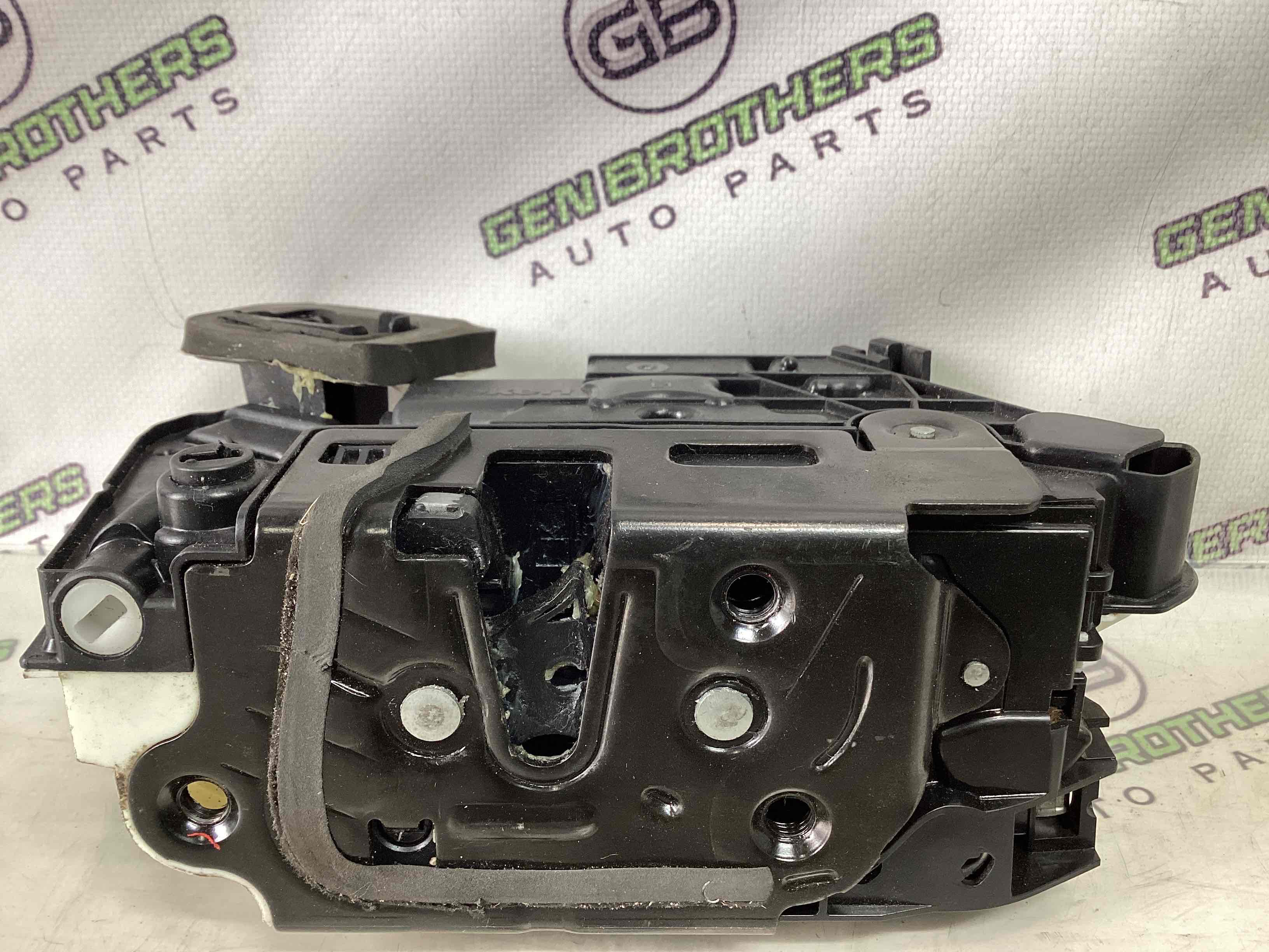 Замок дверей задньої лівої