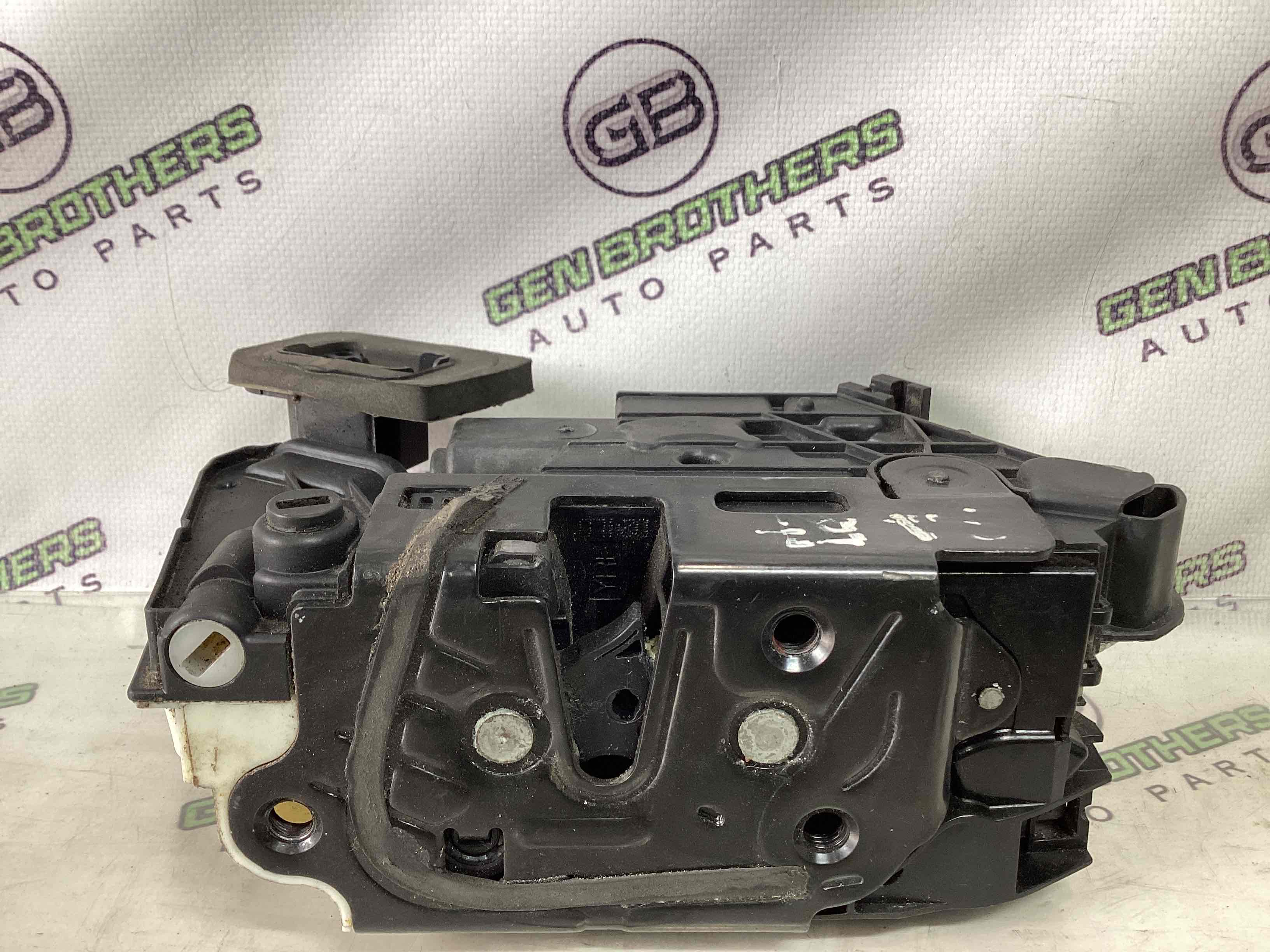 Замок дверей задньої лівої