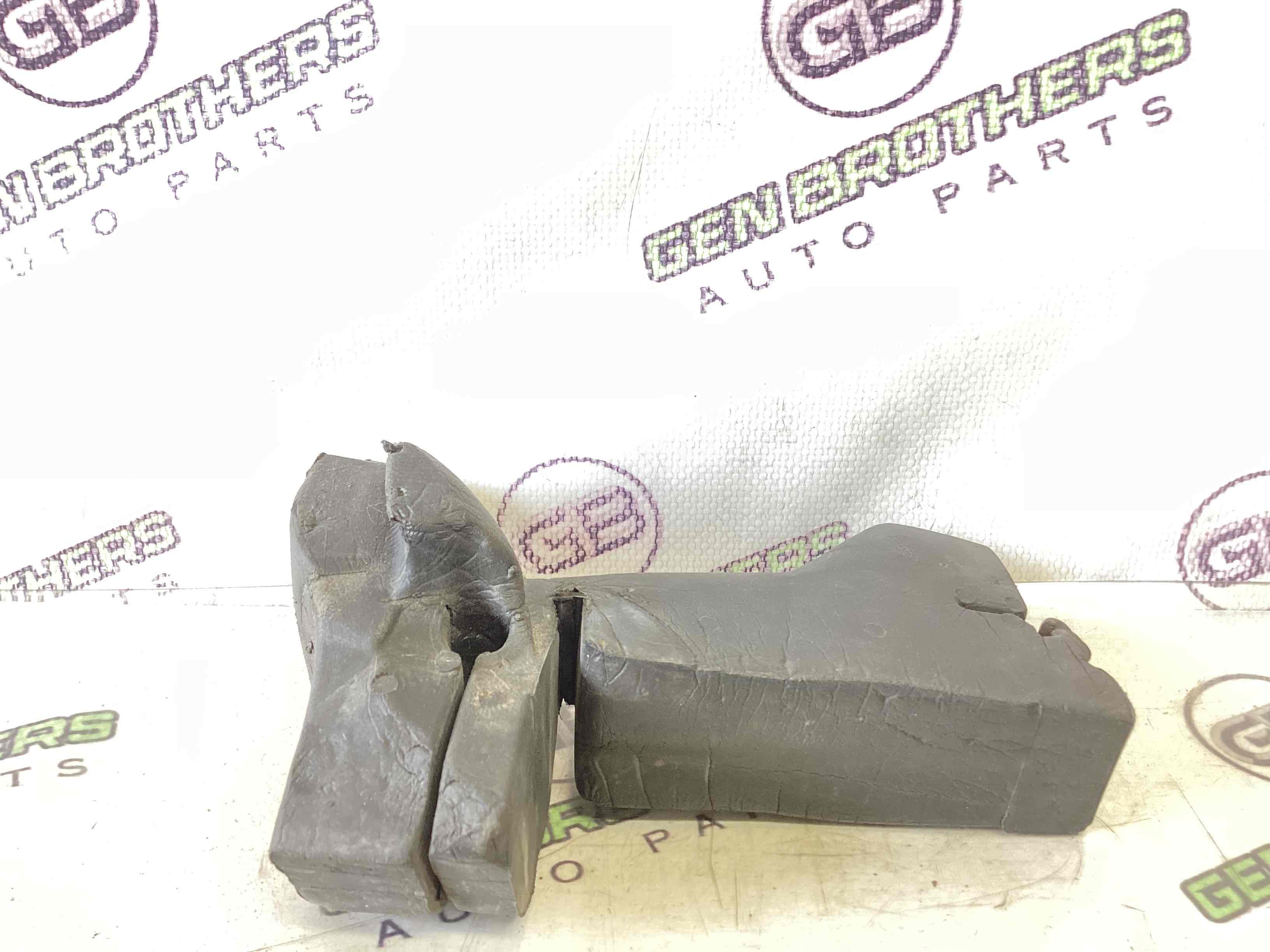 Ущільнювач капота, ізолятор, шуба