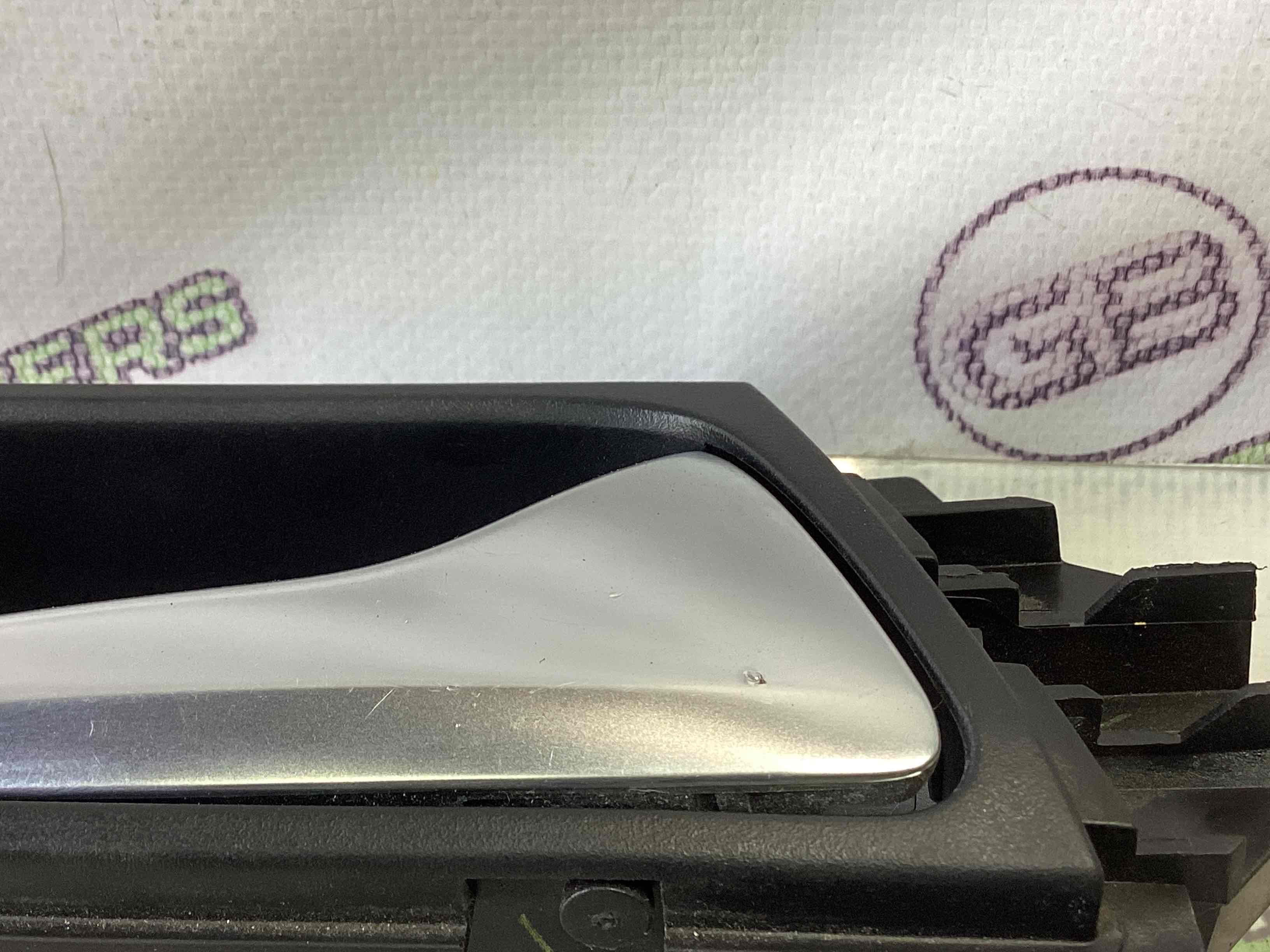 Ручка дверей салону внутрішня, поручень