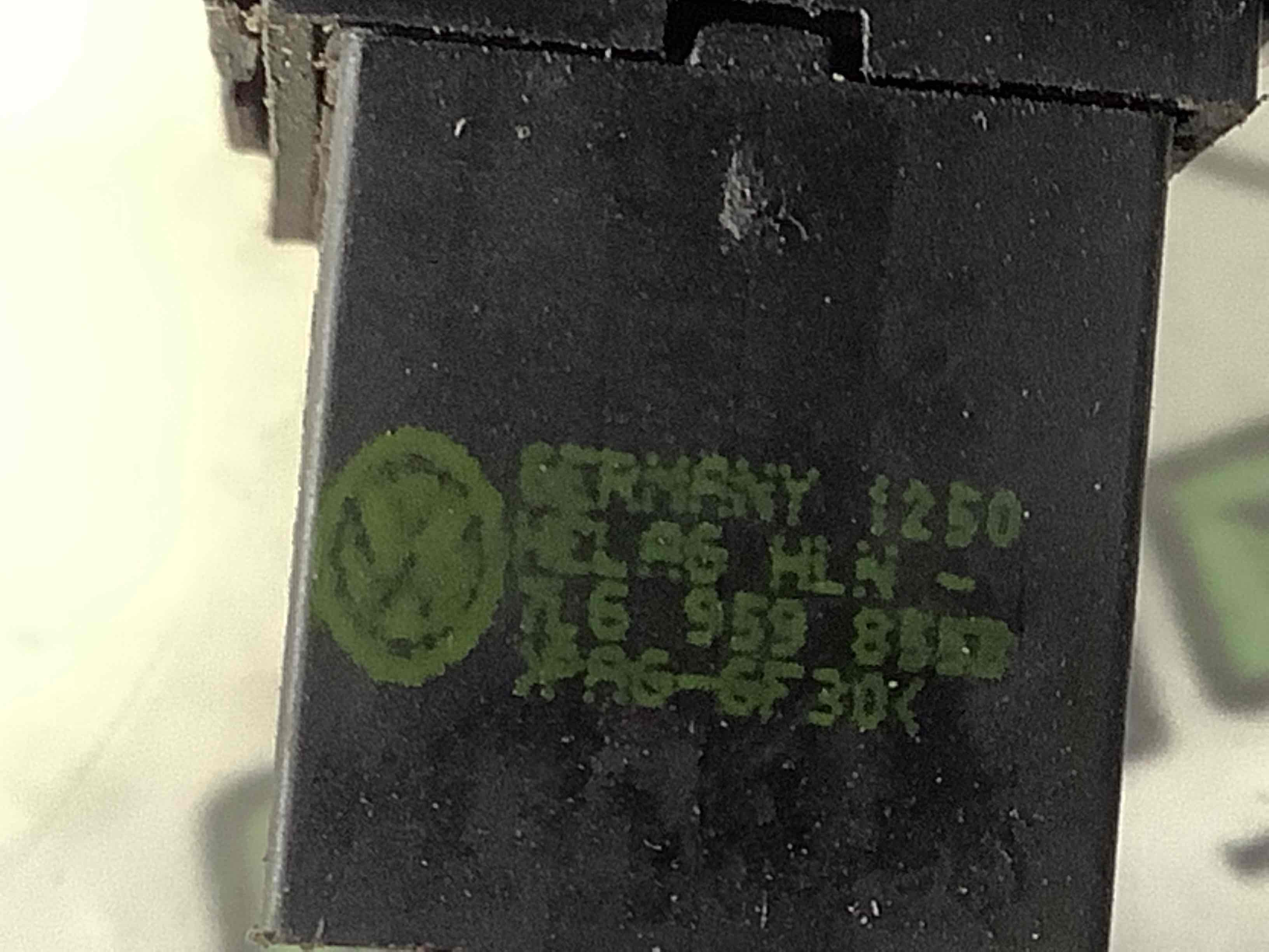 Кнопки керування склопідйомниками