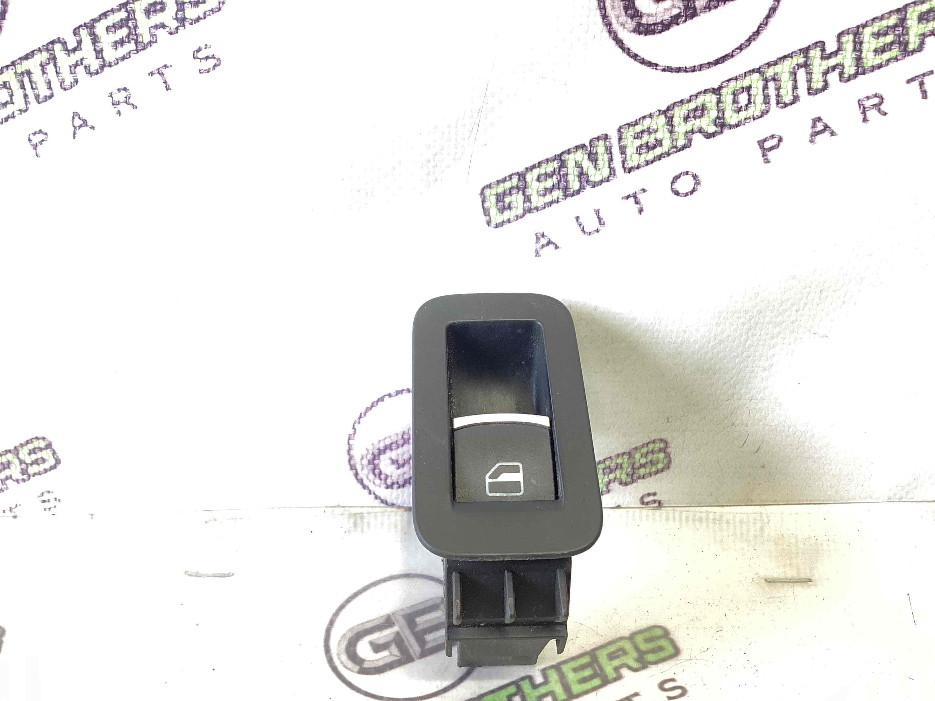 Кнопки керування склопідйомниками