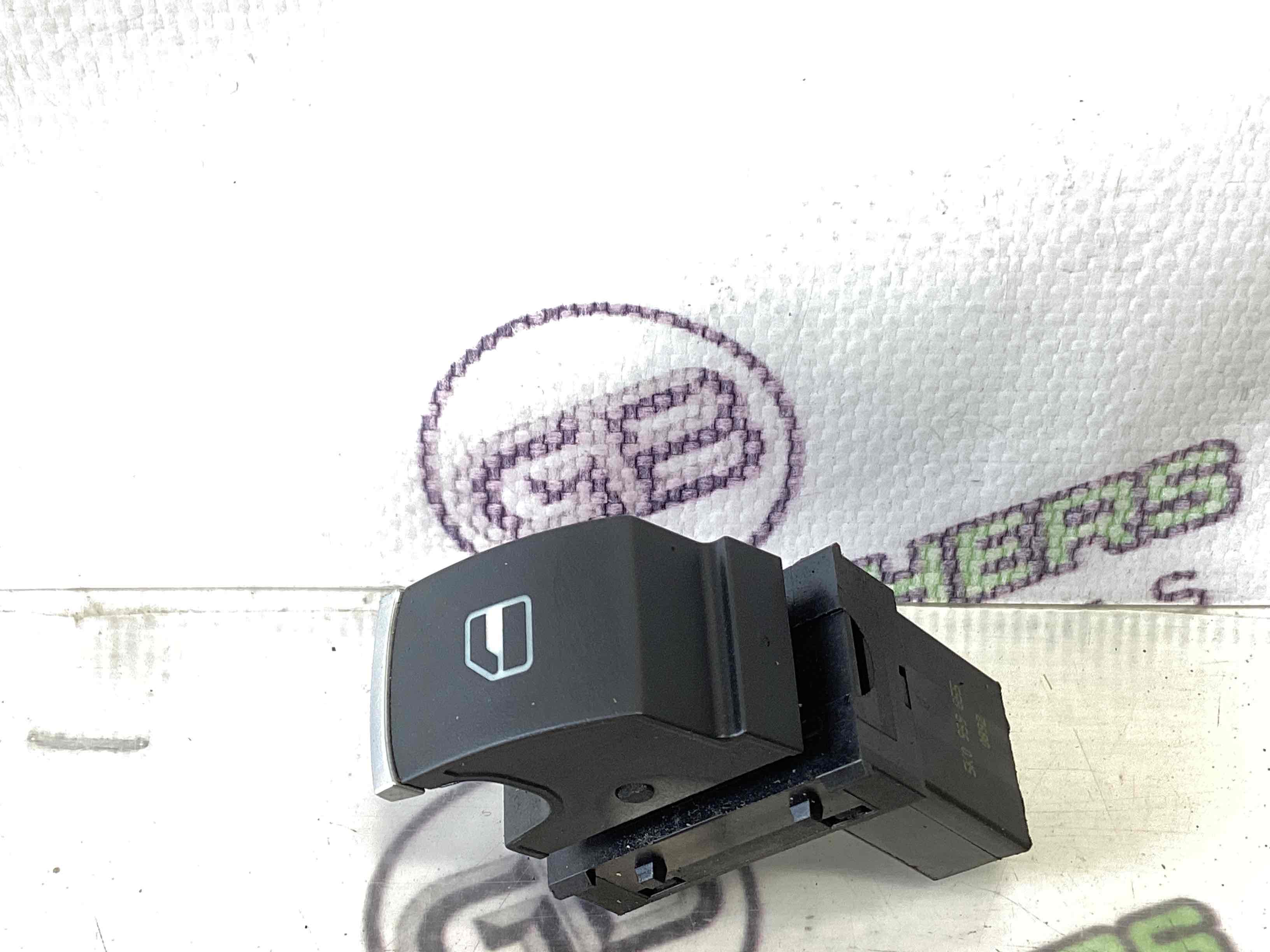 Кнопки керування склопідйомниками