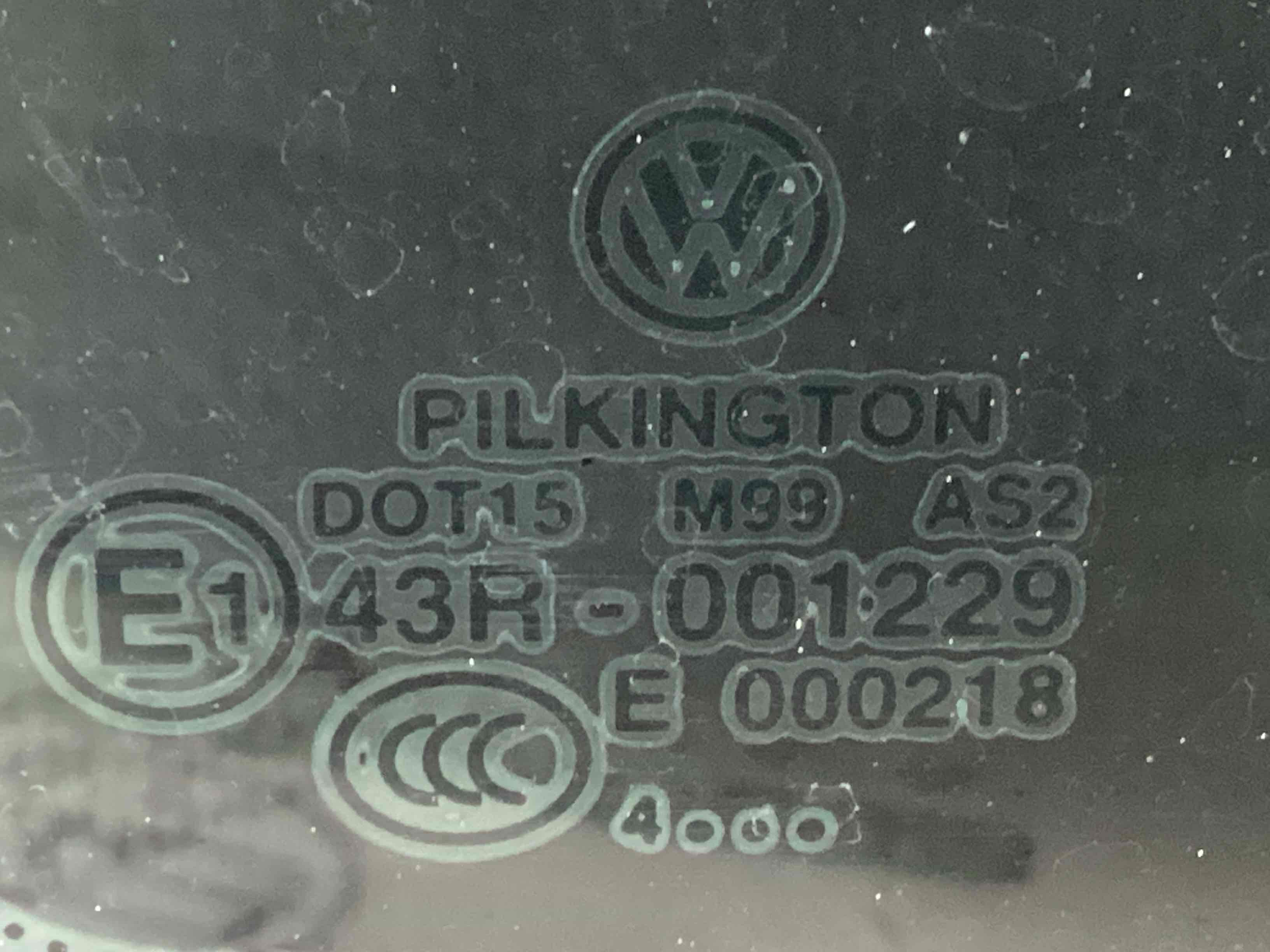 Скло кузовне бічне ліве