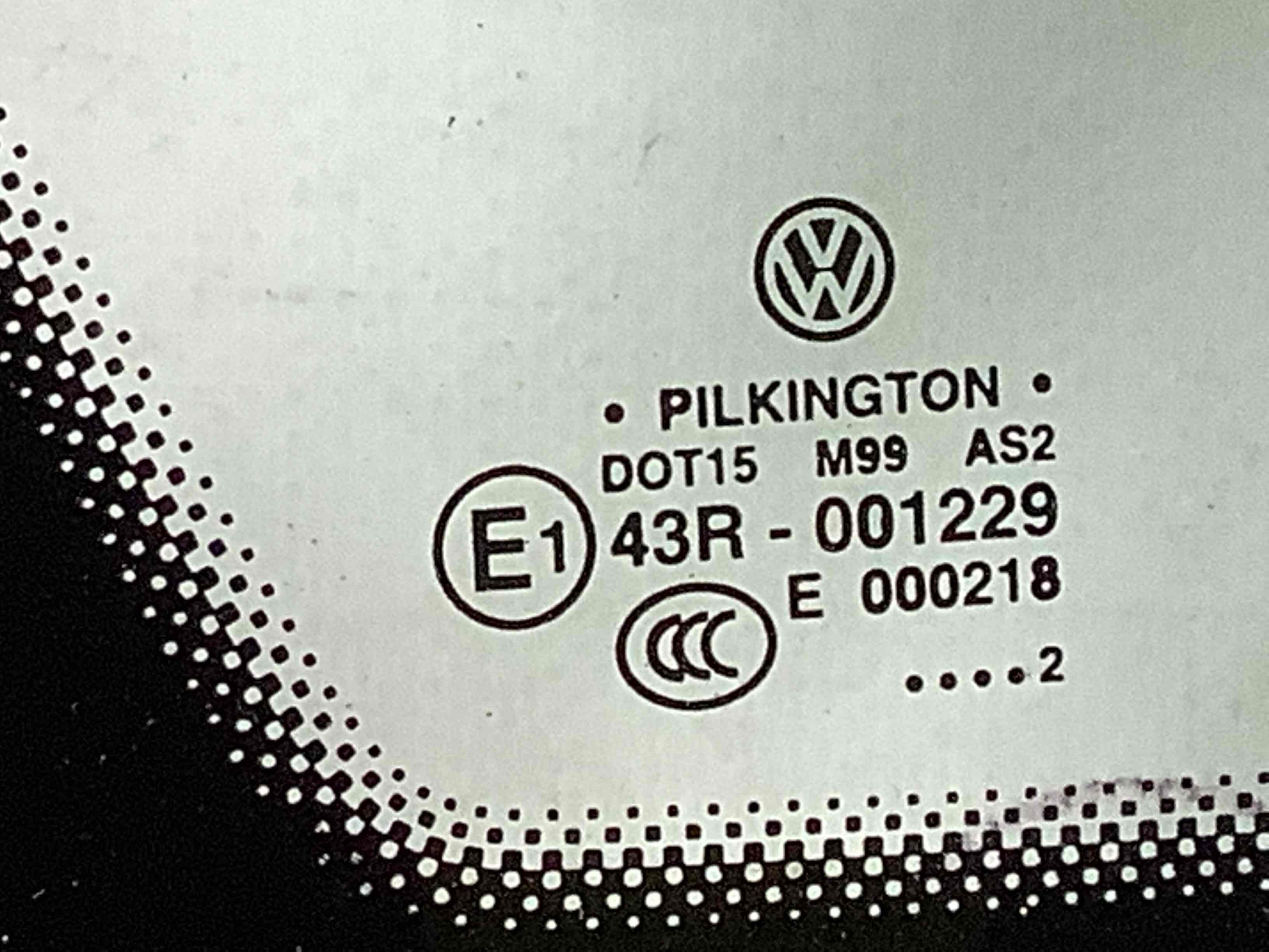 Скло кузовне бічне ліве