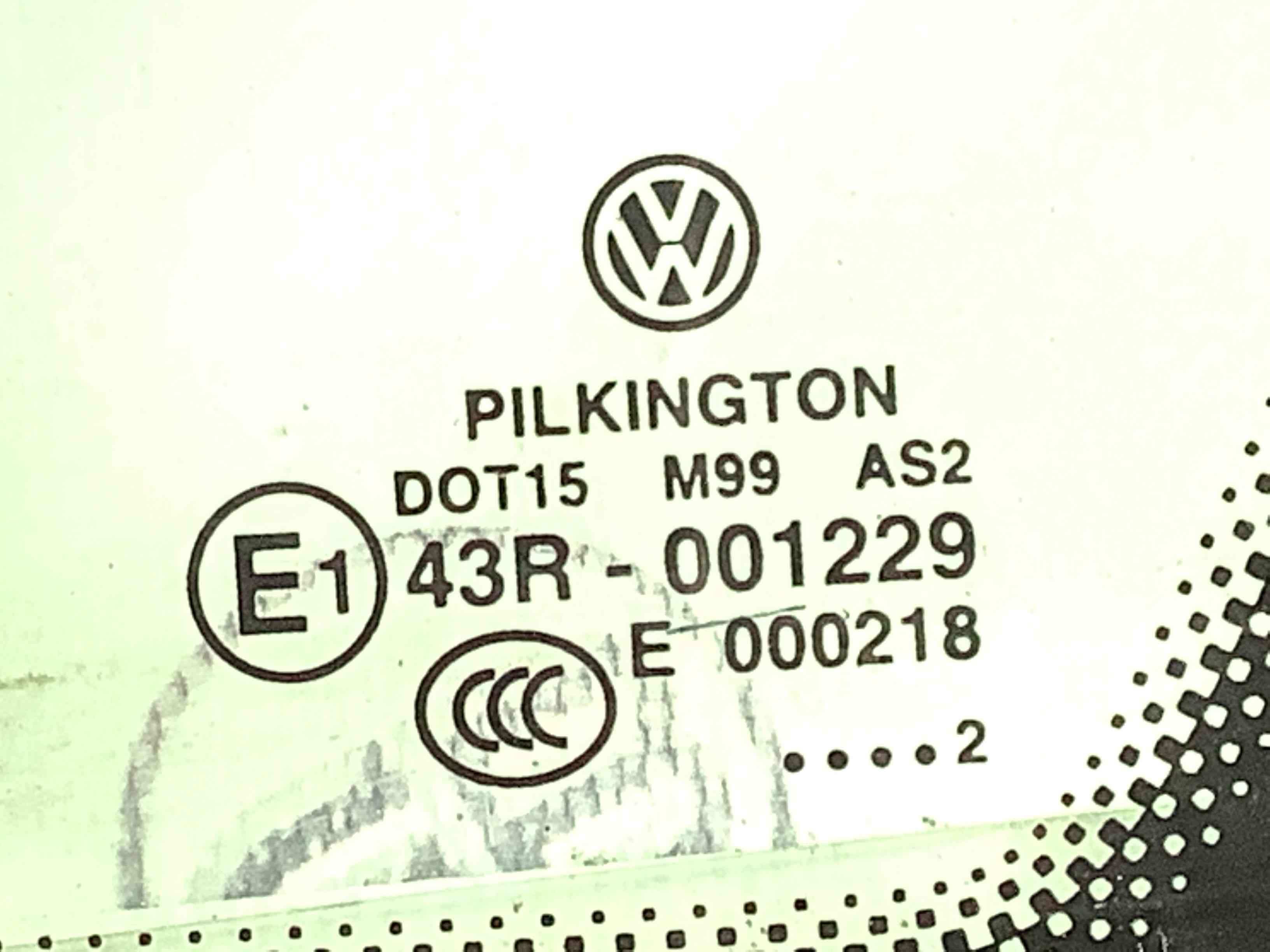 Скло кузовне бічне праве