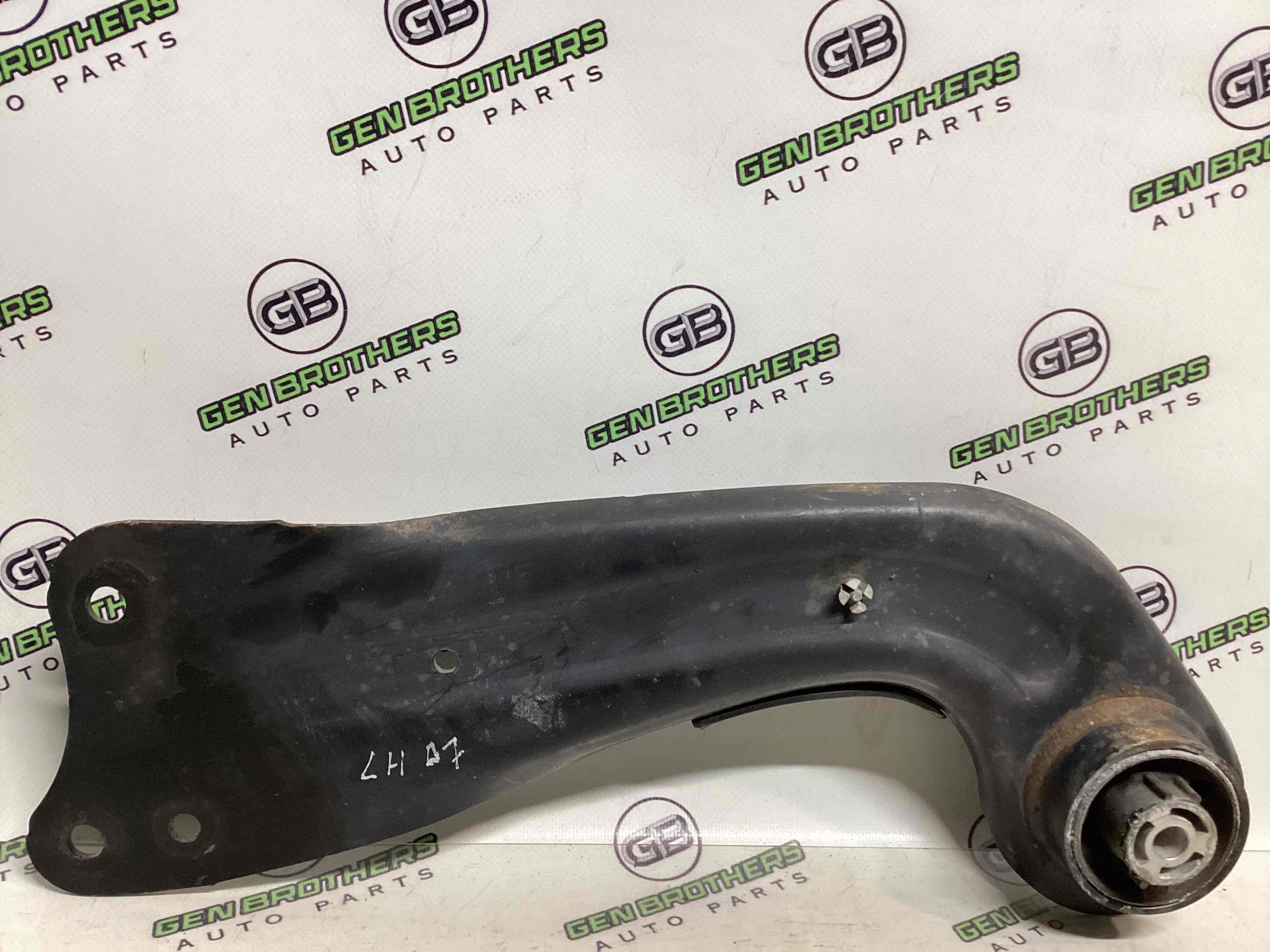 Важіль задній лівий