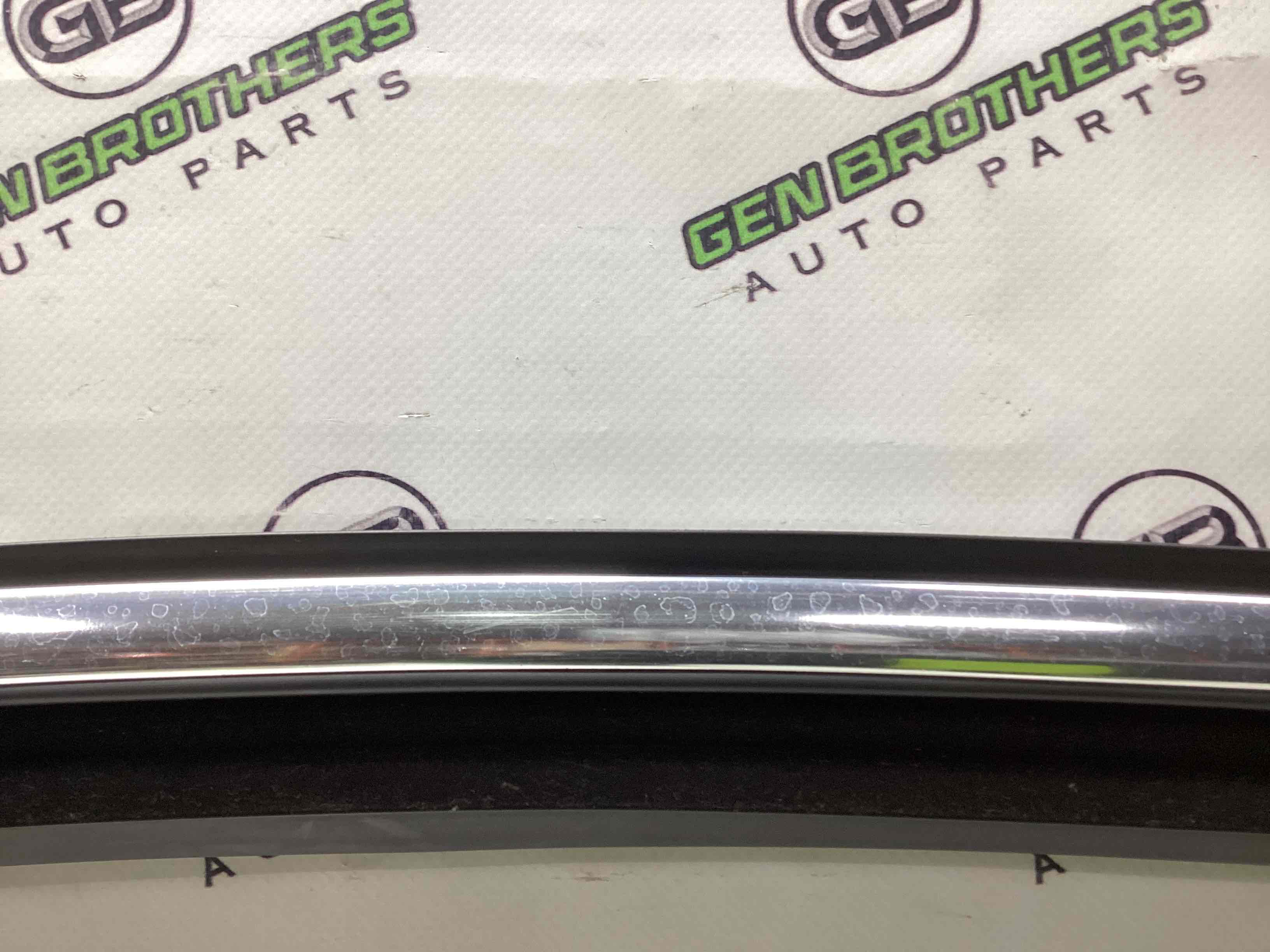 Молдинг двері задньої правої