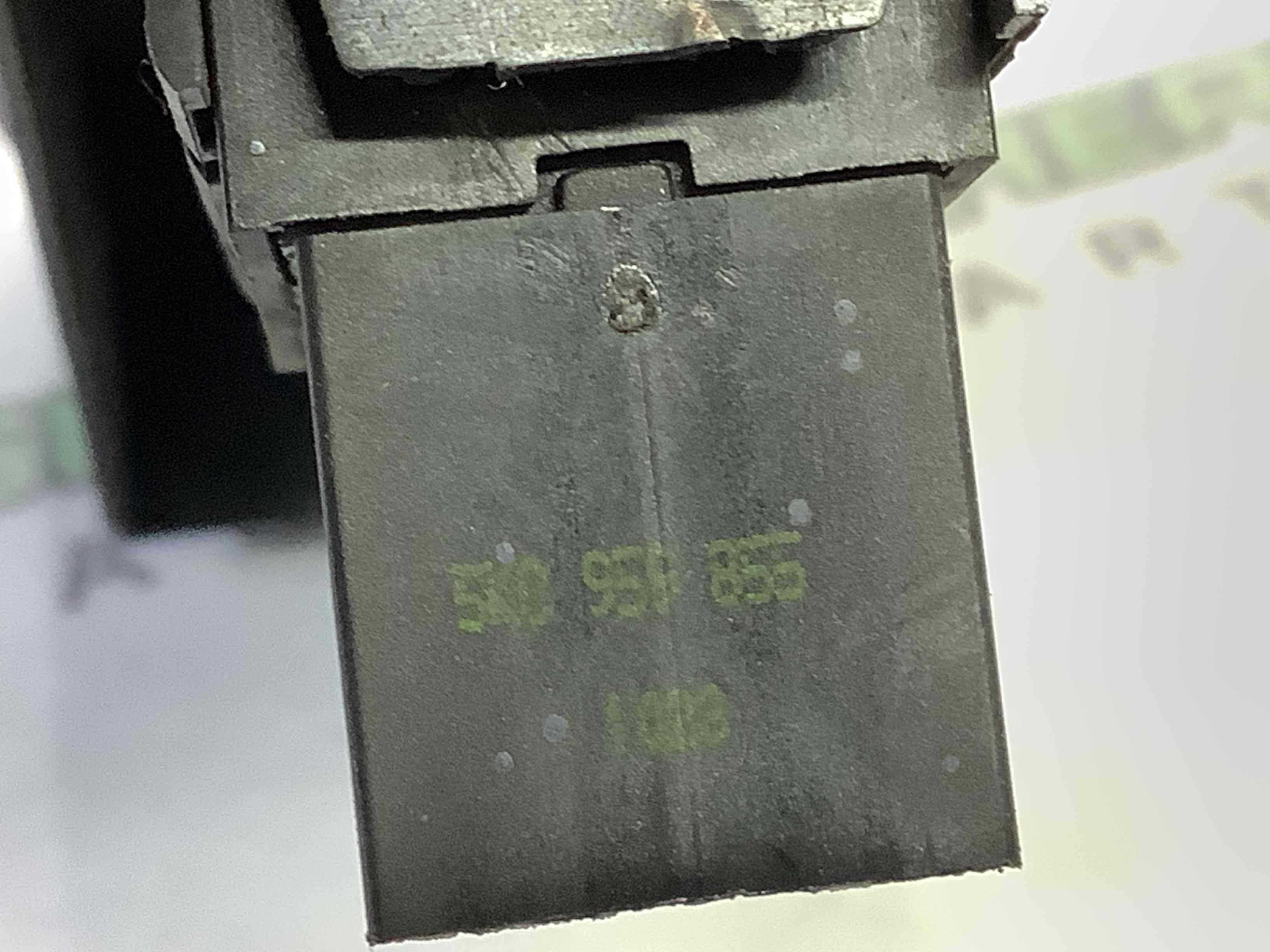 Кнопки керування склопідйомниками