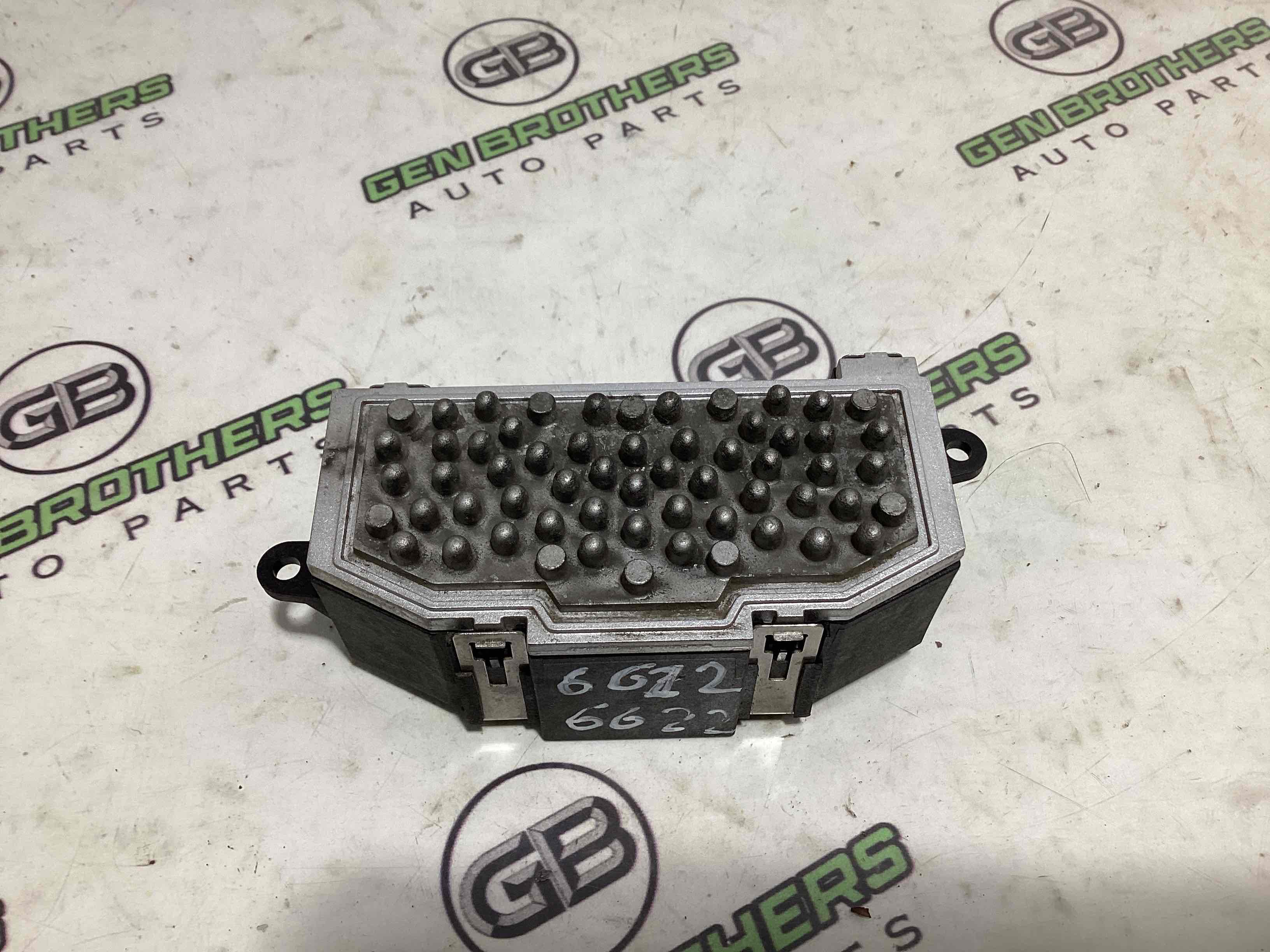 Резистор пічки