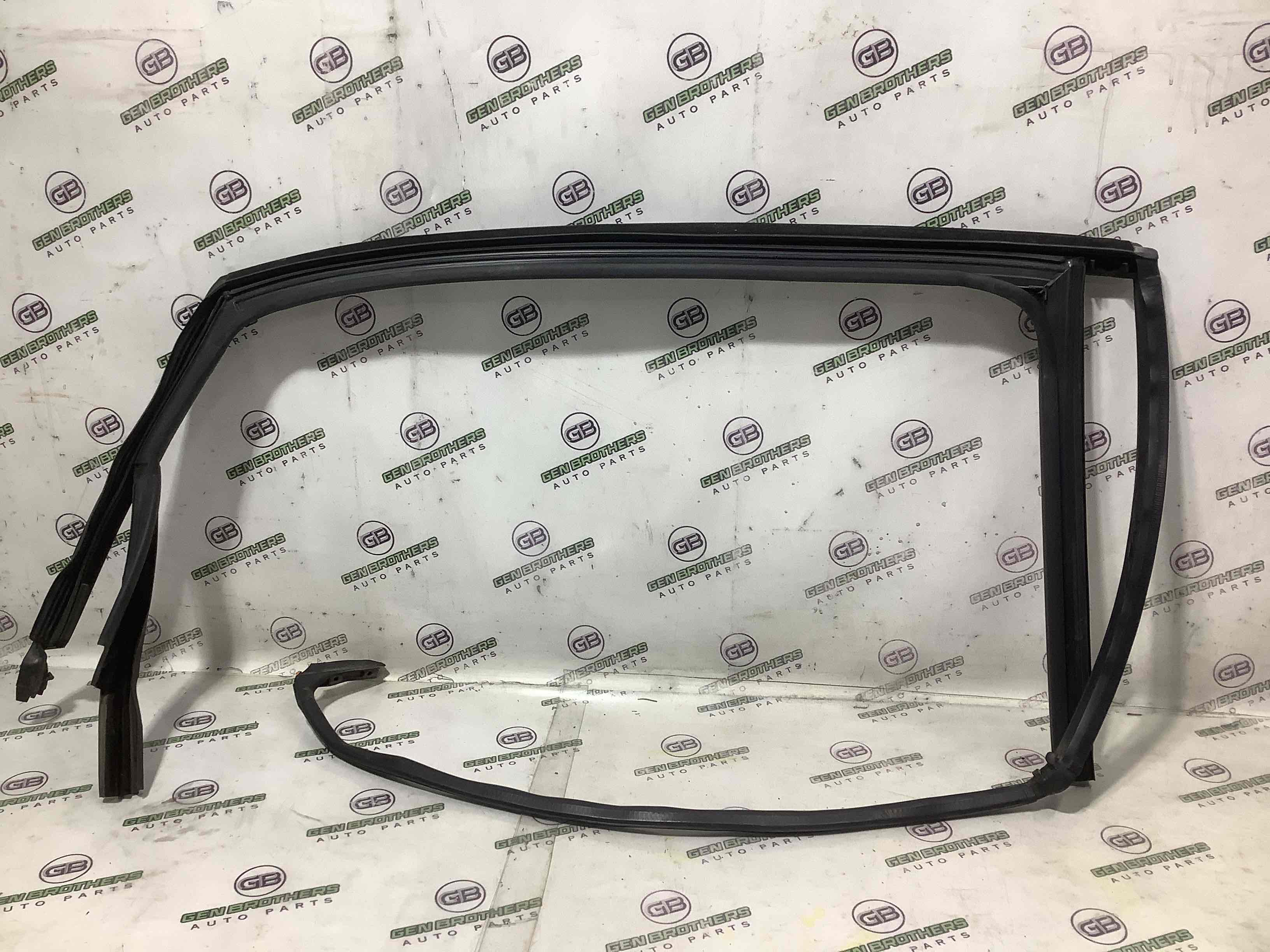 Ущільнювач скла, двері