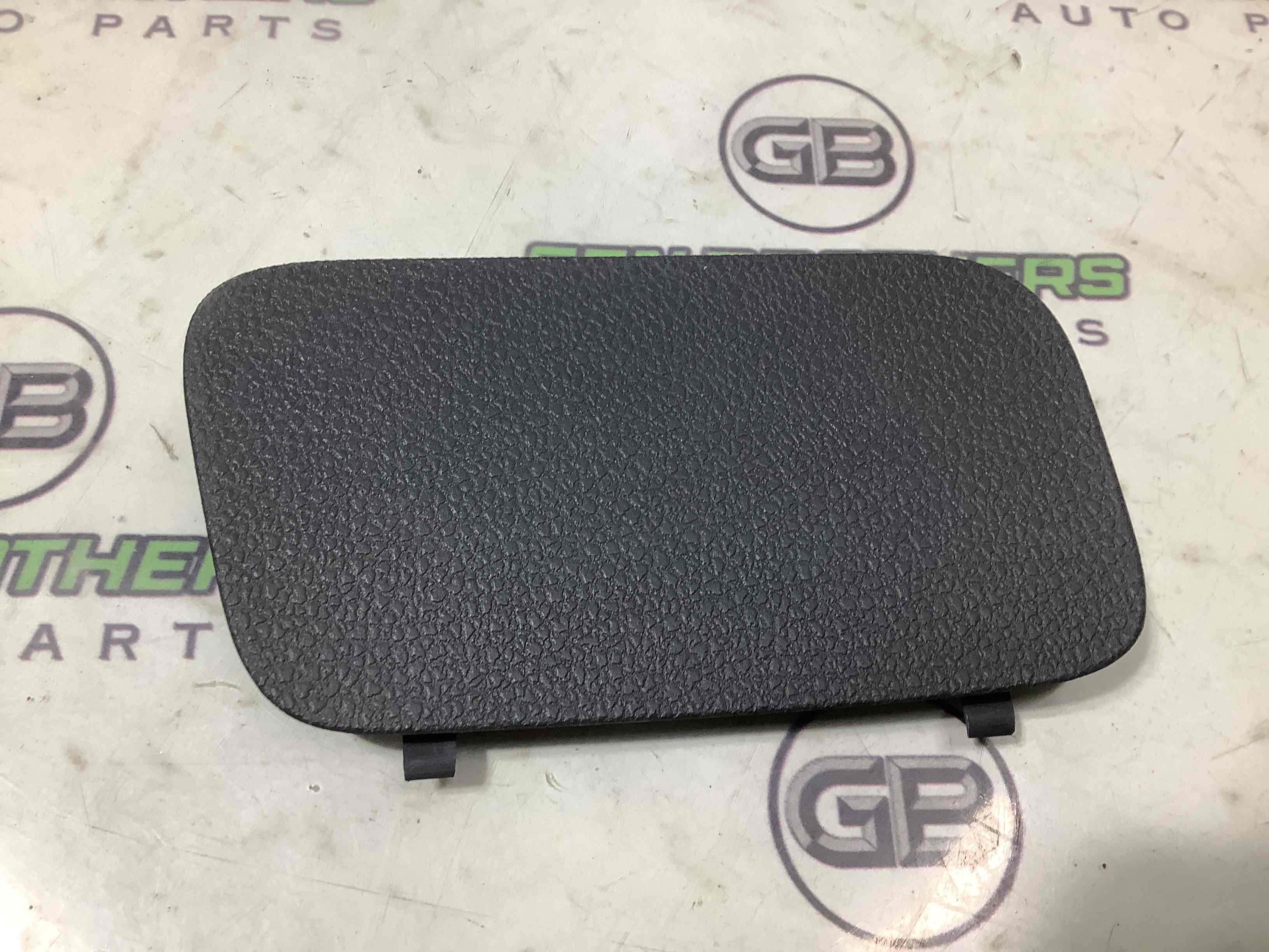 Елементи оздоблення багажника