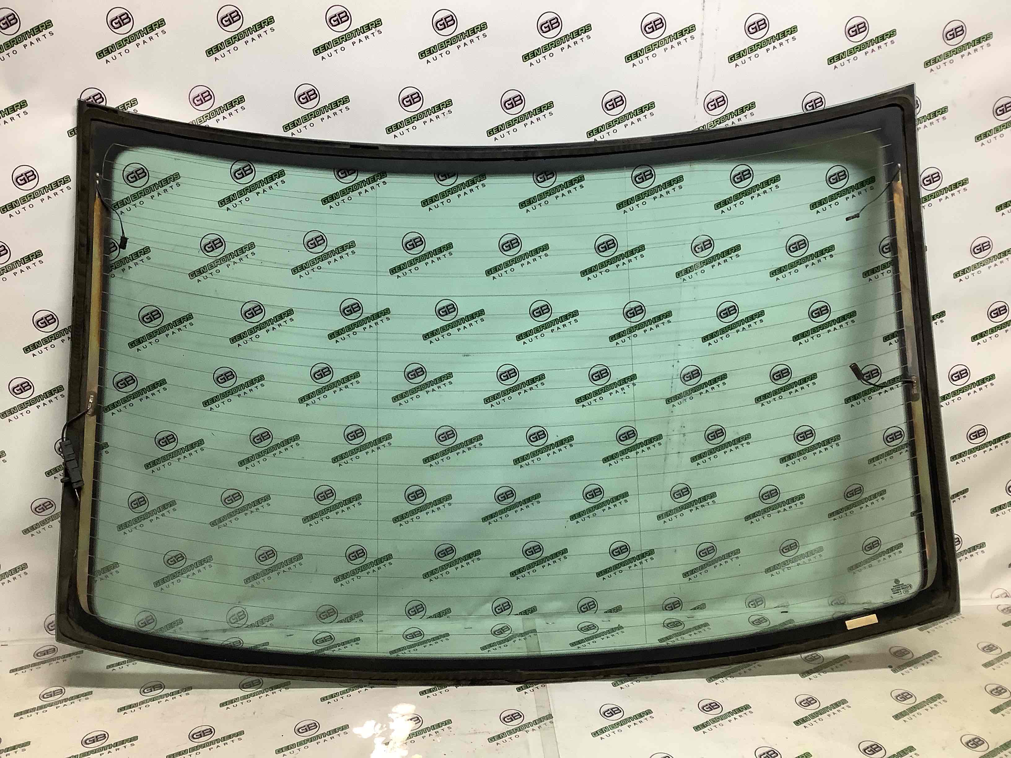 Скло заднє, скло кришки багажника