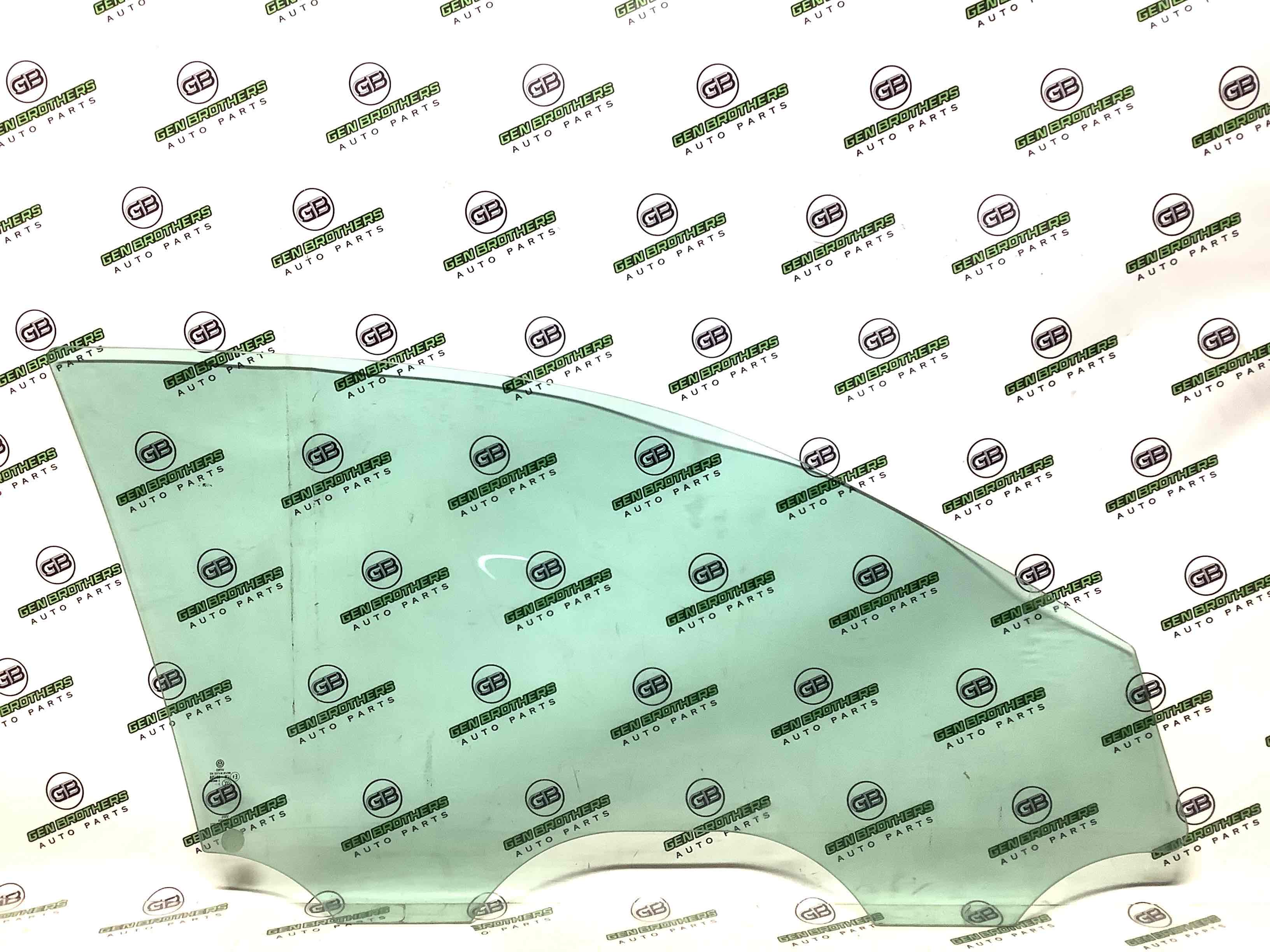 Скло переднє ліве