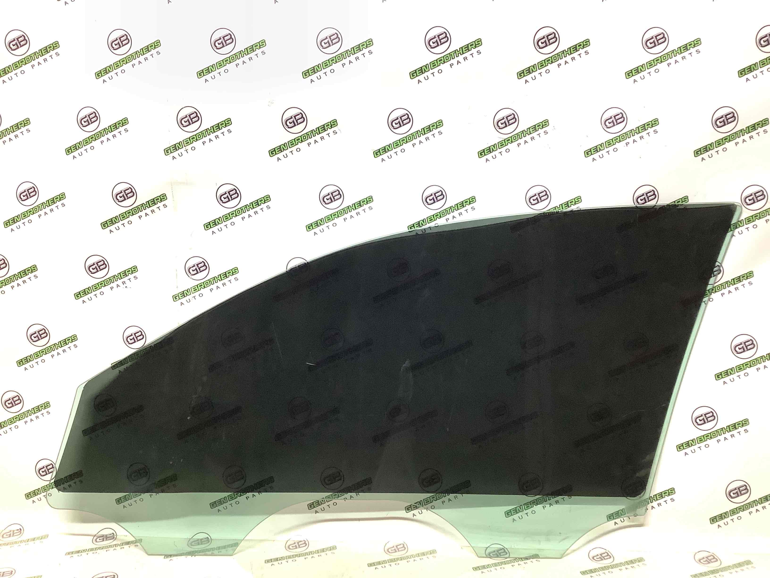 Скло переднє праве