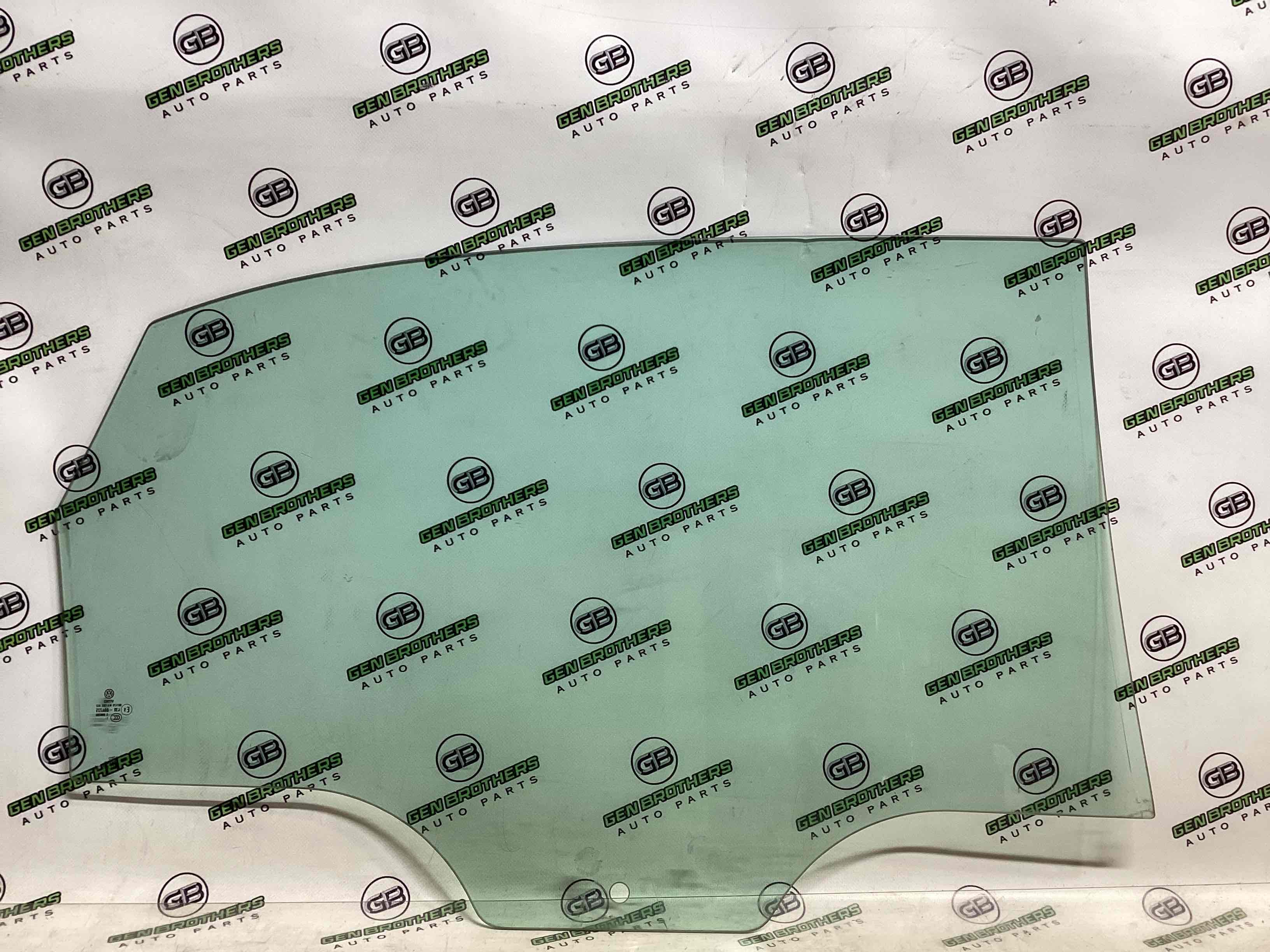 Скло заднє ліве